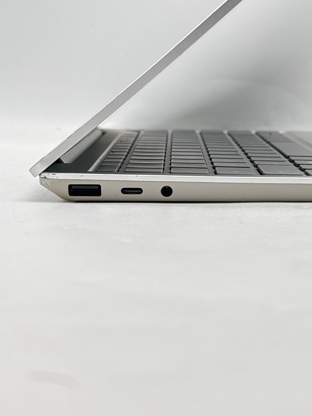 Microsoft Surface Laptop Go 1943 i5-1035G1 8GB RAM 128GB SSD - USED
