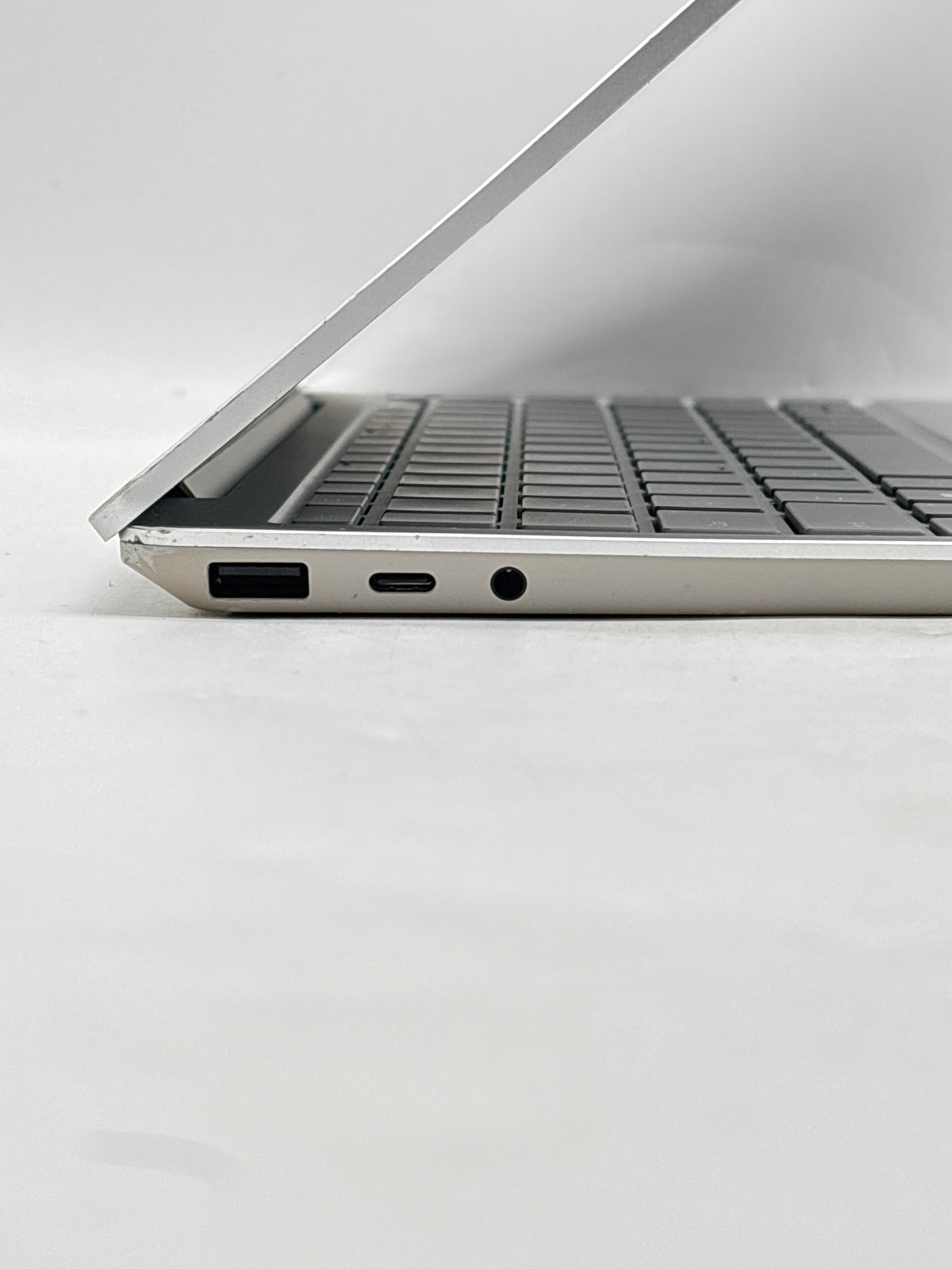 Microsoft Surface Laptop Go 1943 i5-1035G1 8GB RAM 128GB SSD - USED