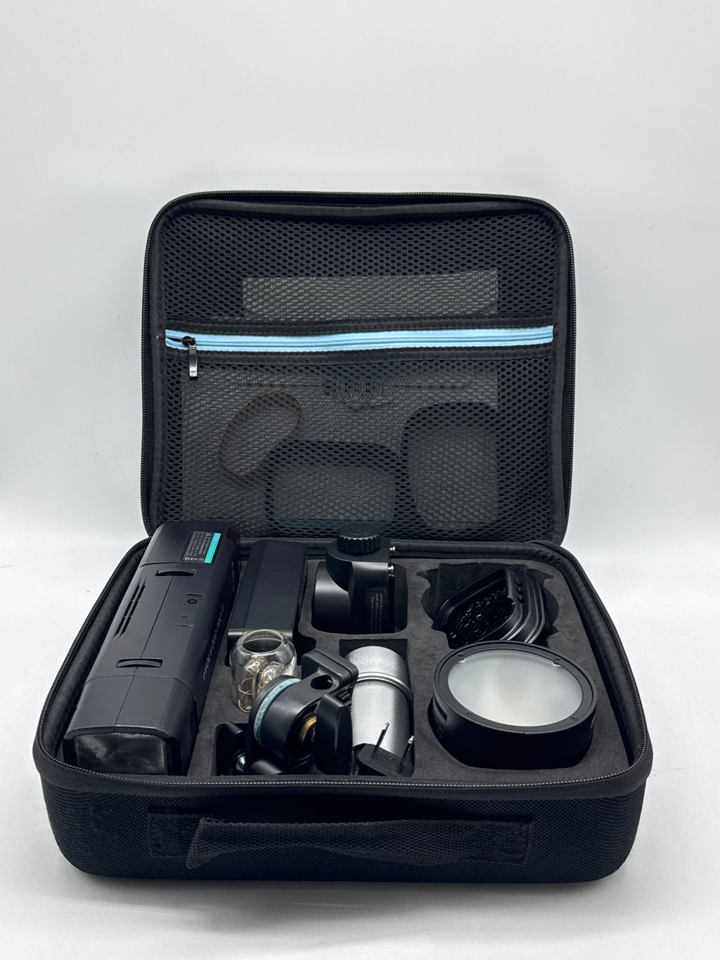 Flashpoint eVOLV 200 Pro R2 TTL Pocket Flash 200Ws w/ Case - Used