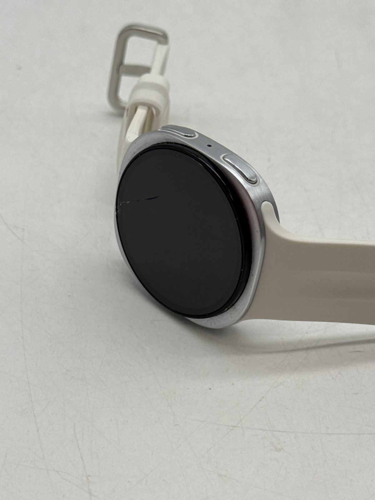 Samsung Galaxy Watch8 SM-L325U 40MM LTE - Cracked Screen