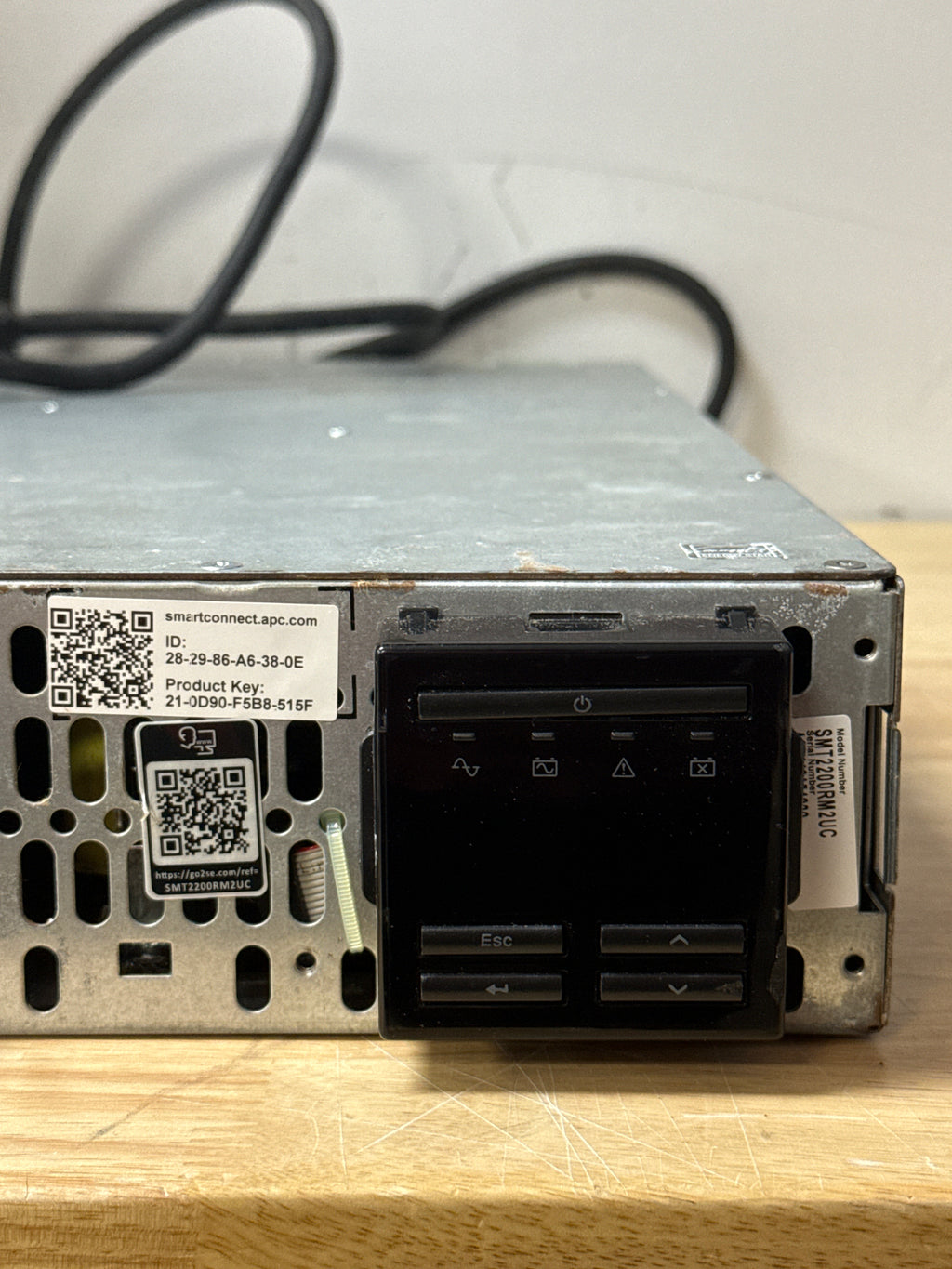 APC SMT2200RM2UC 2200VA Smart-UPS 2U - missing cover
