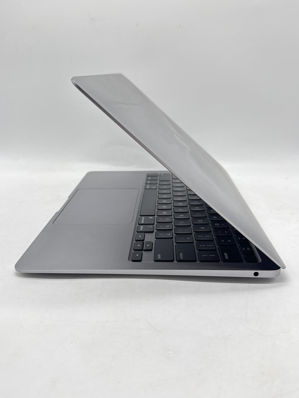 Apple MacBook Air 13in Retina A2179 2020 Core i3 8GB RAM 256GB SSD - Used