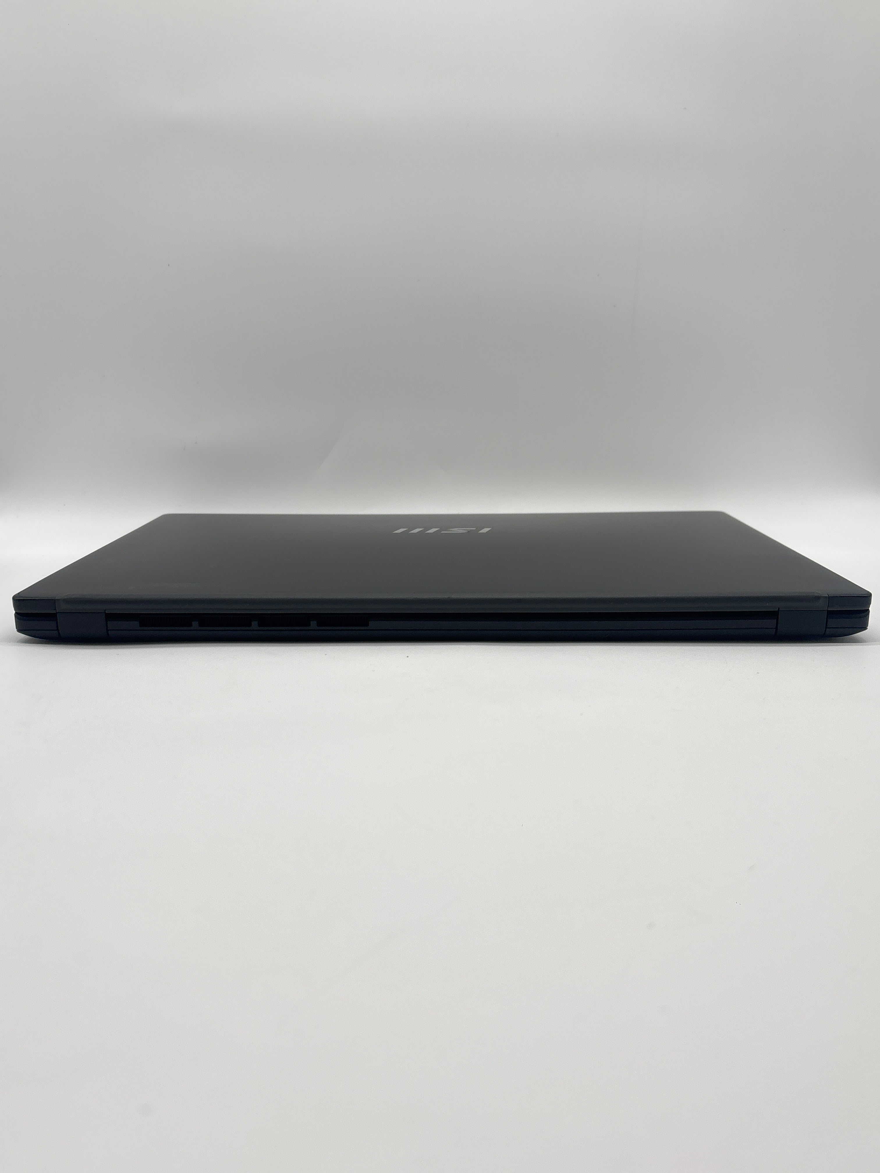 MSI Modern 15 H i9-13900H 32GB RAM 1TB SSD