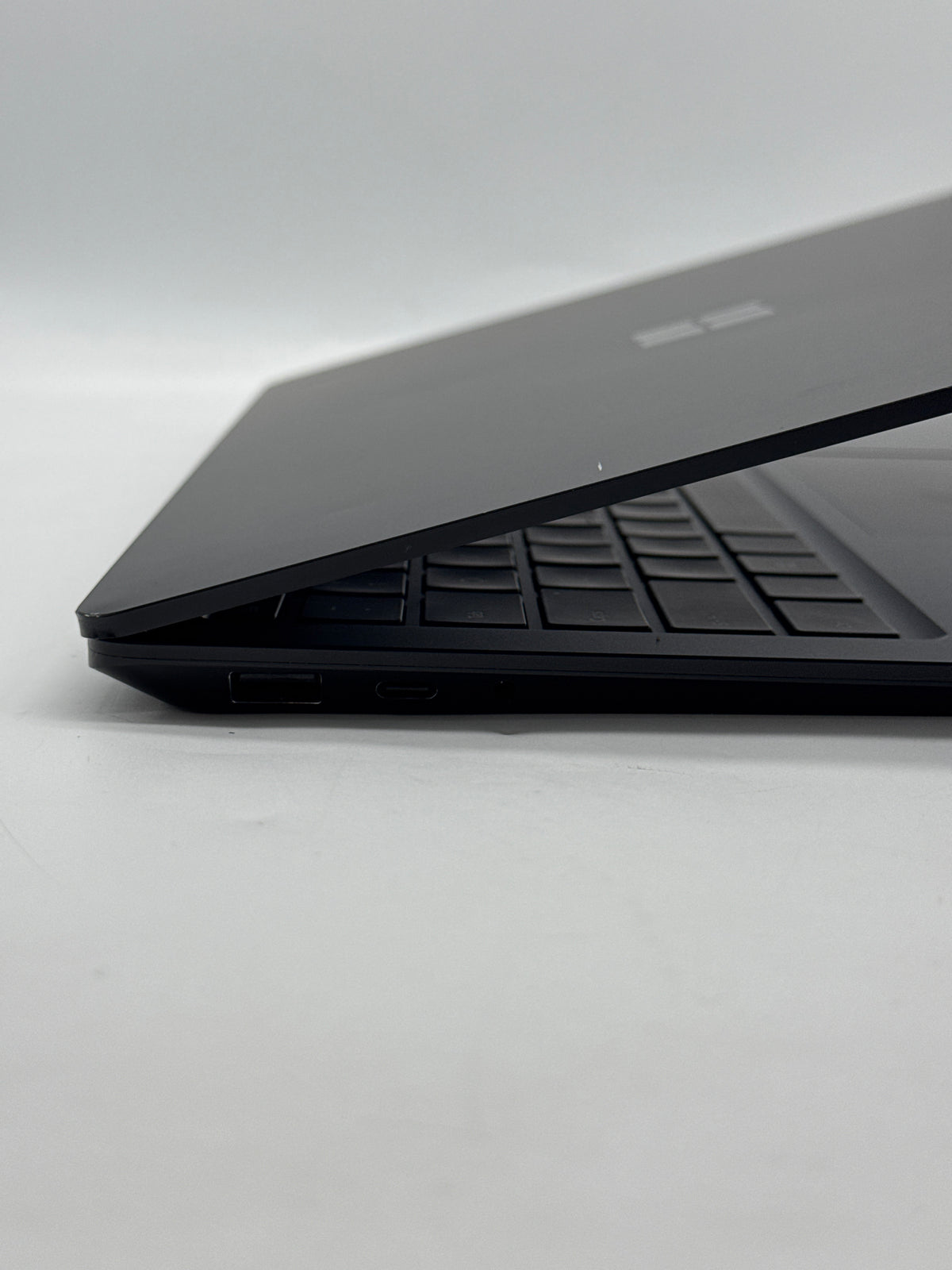 Microsoft Surface Laptop 3 1868 13" Intel Core i5-1035G7 8GB RAM 256GB SSD Black - Used