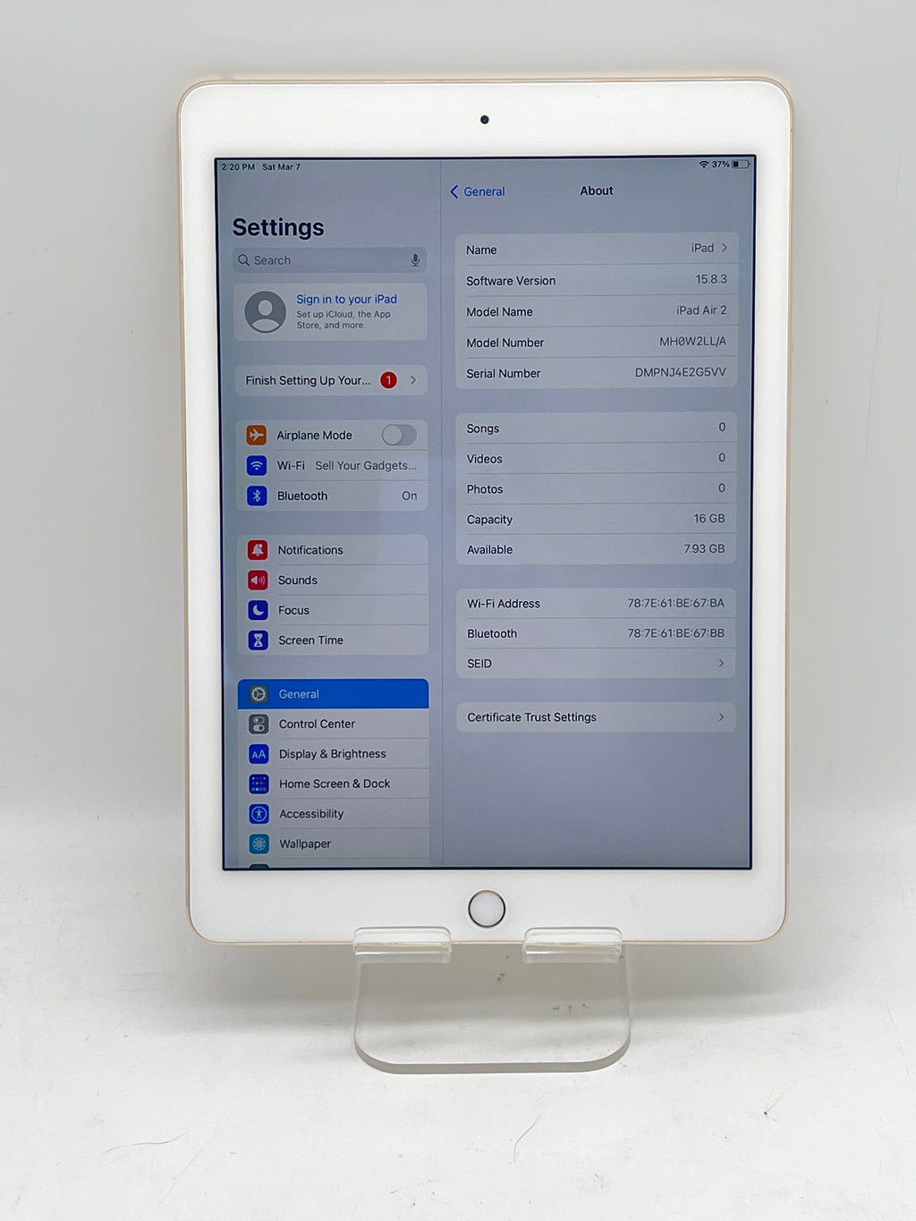Apple iPad Air (2nd Gen) A1566 16GB Wi Fi - Used