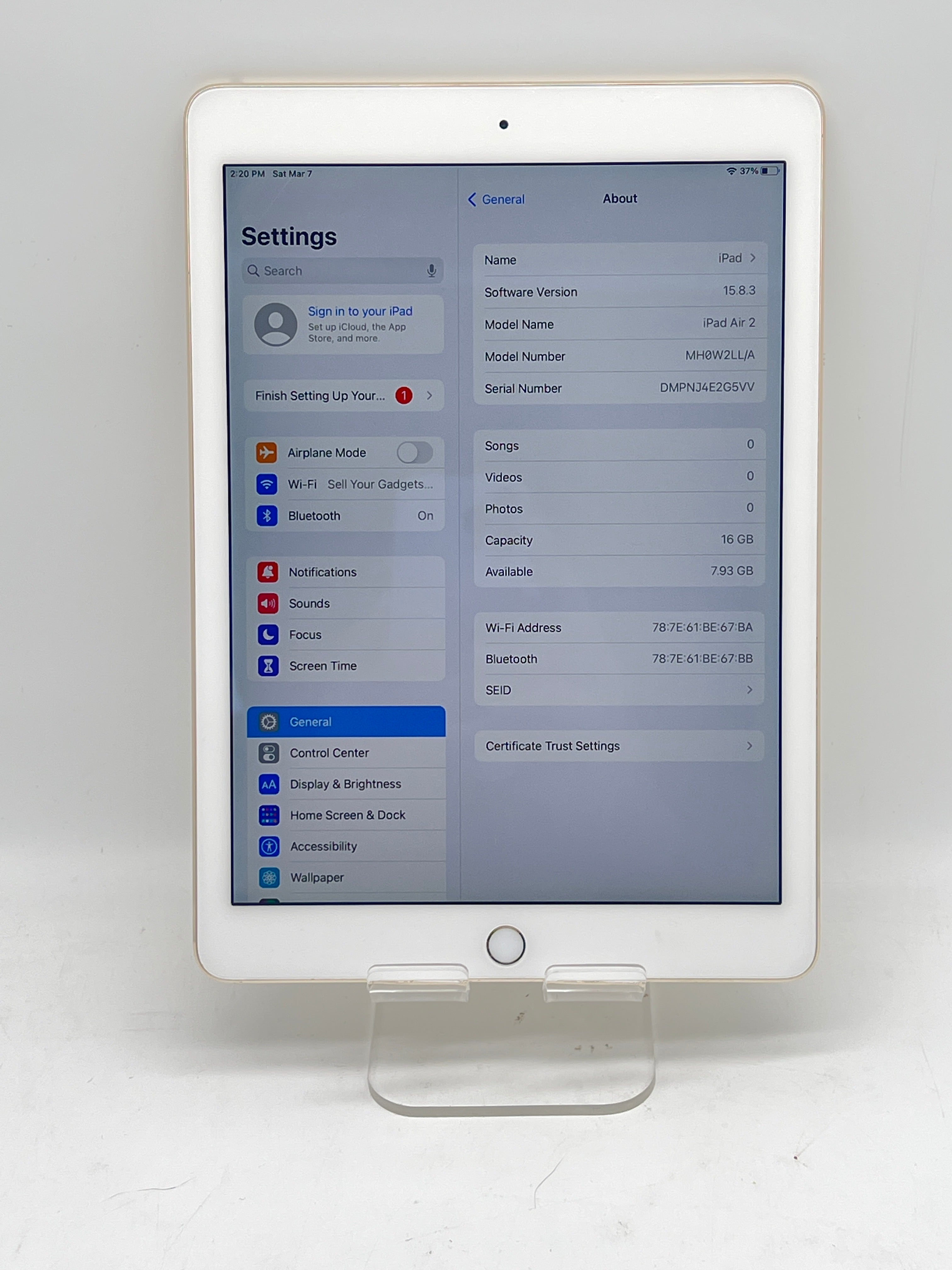 Apple iPad Air (2nd Gen) A1566 16GB Wi Fi - Used