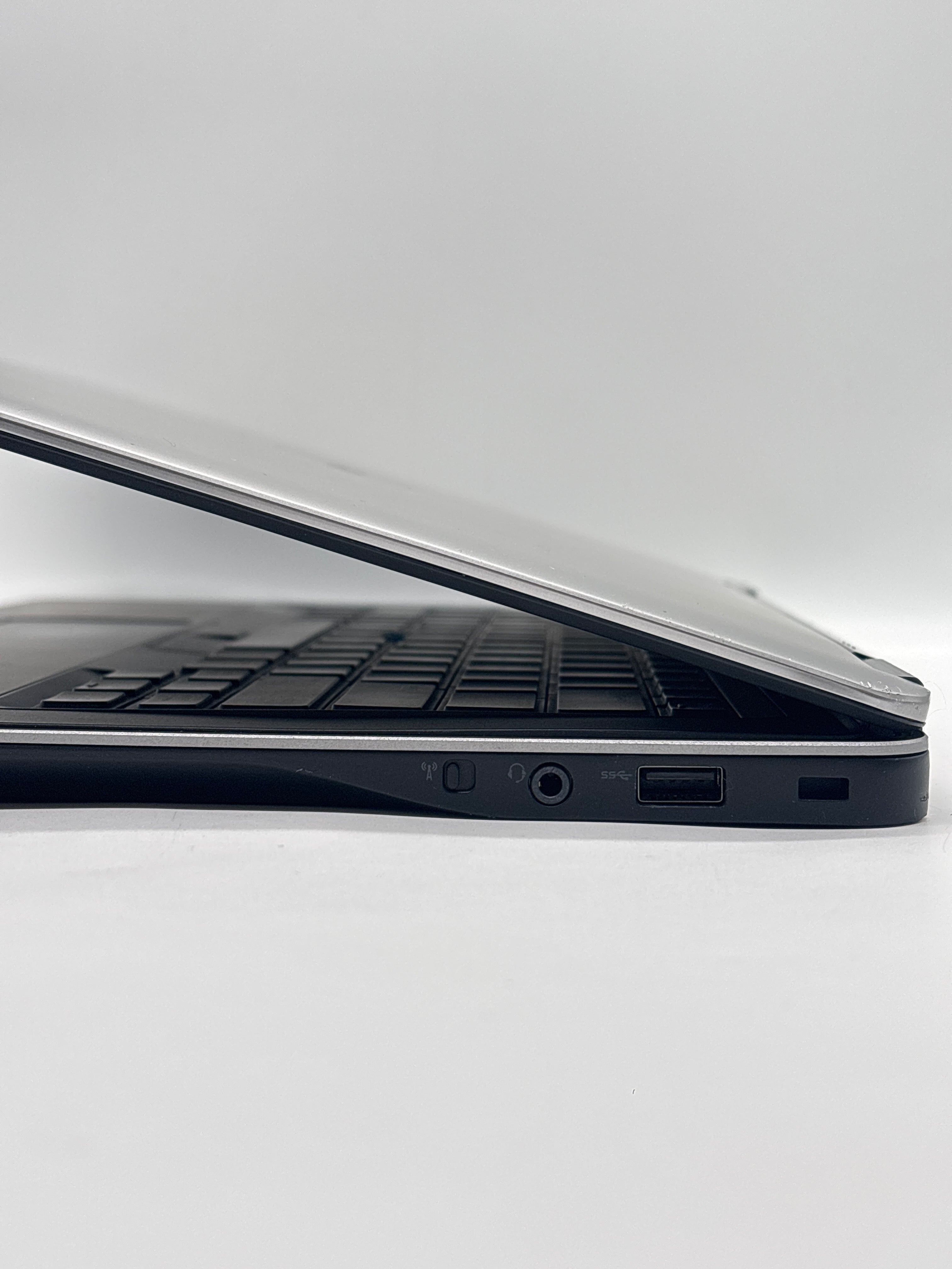 Dell Latitude E7250 i5-4310U 16GB RAM 256GB SSD - For Parts (Read DESC)