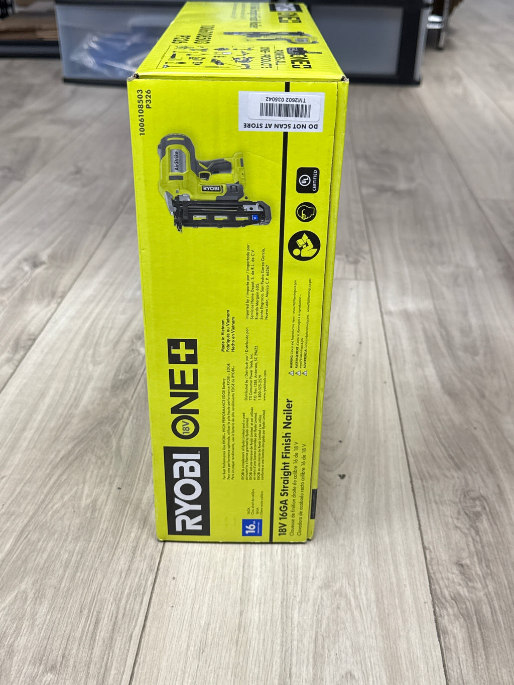 Ryobi P326 ONE+ 18V 18-Gauge Cordless Brad Nailer - New