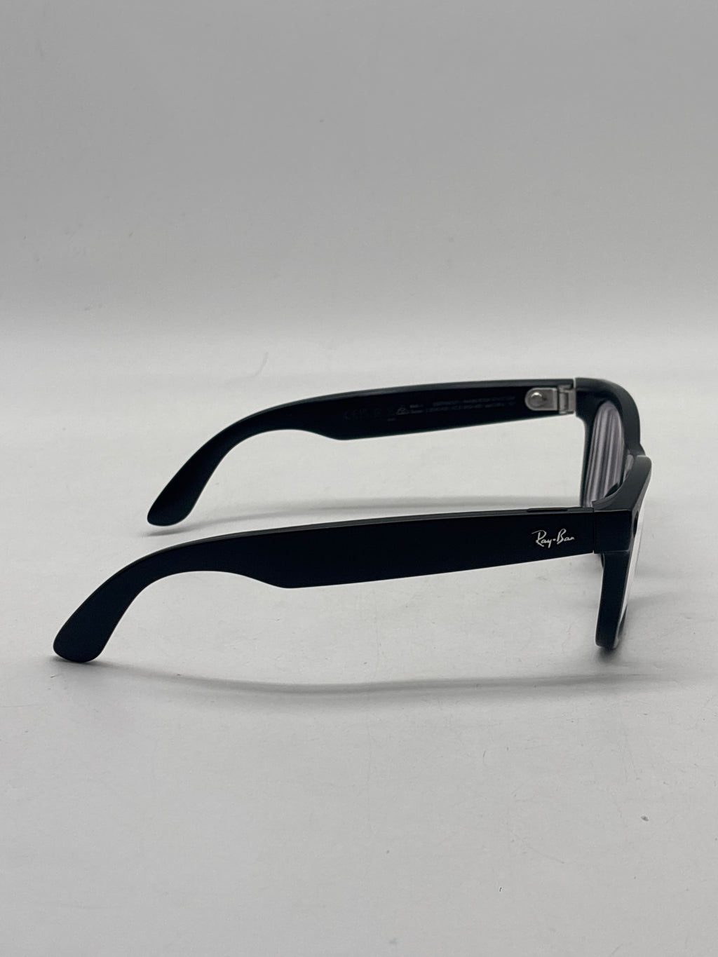 Ray-Ban Meta Wayfarer RW4008 Smart Glasses w/ Camera Black - Used