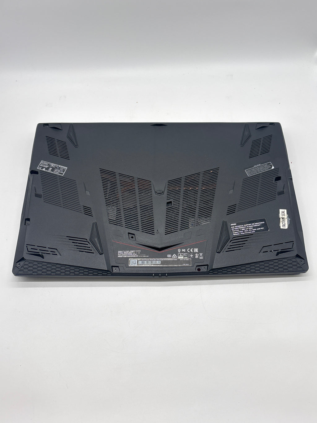 MSI GE63 Raider RGB 9SG i7 32GB RAM 512SSD RTX 2080 With Box - For Parts (Read DESC)