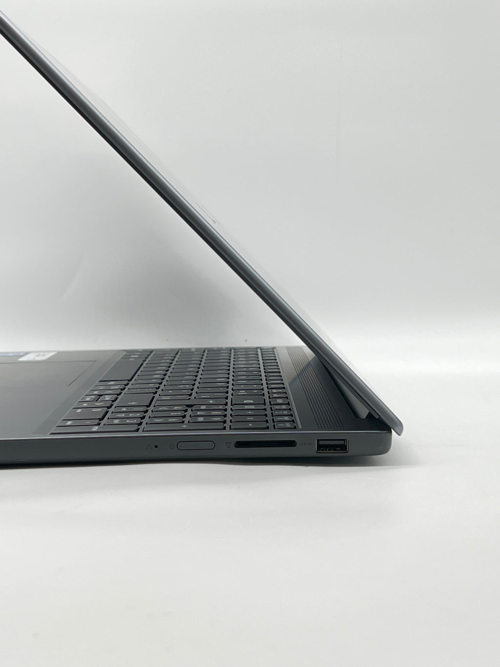 Lenovo Idea pad Slim 3 15.3" TOUCH i5-13420H 8GB RAM 512GB SSD - Used