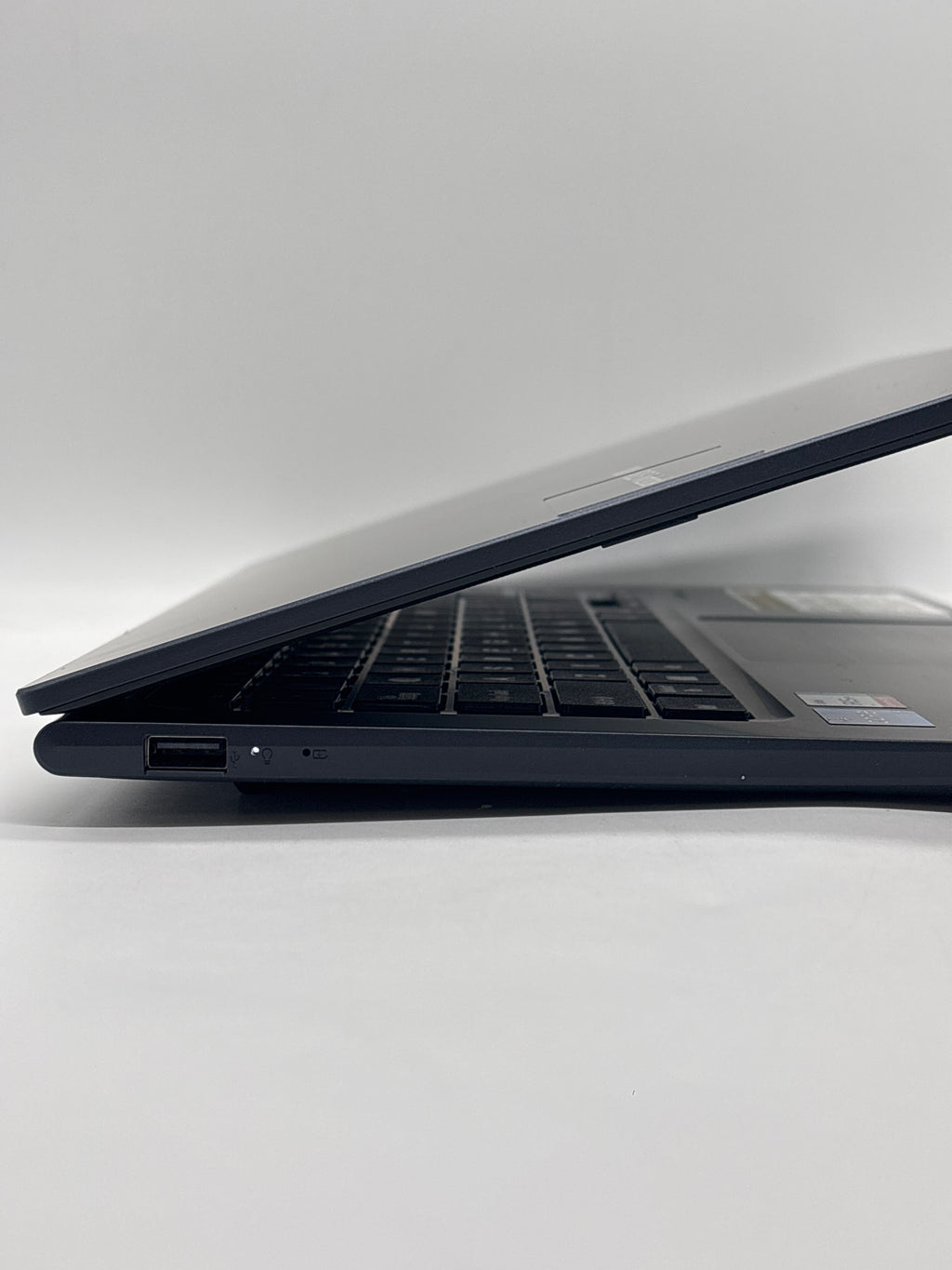 Asus Vivobook X1404VA i7-1355U 12GB RAM 512GB SSD