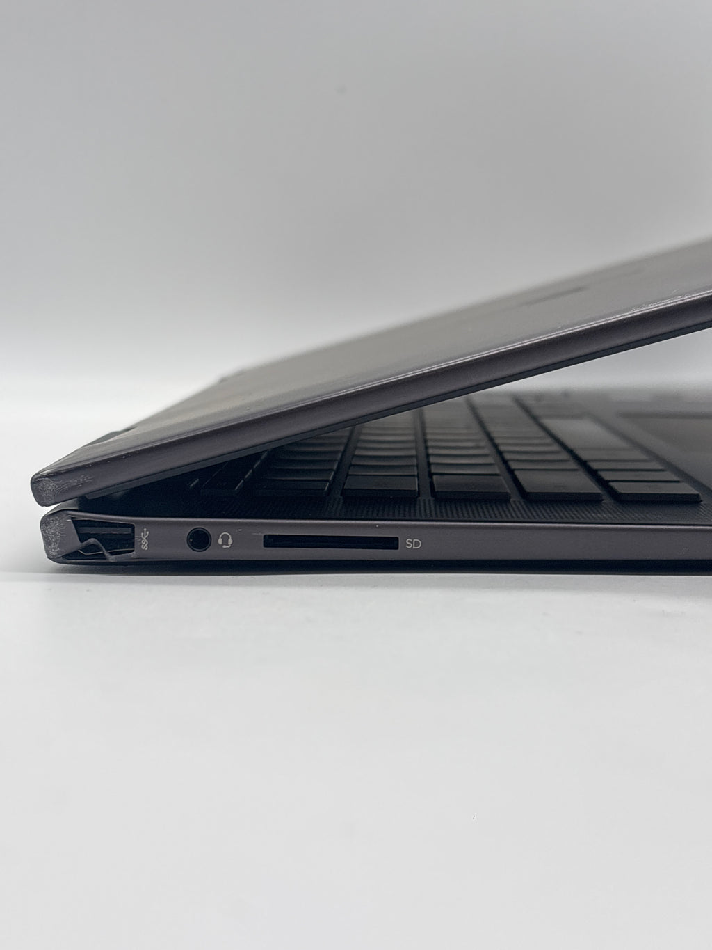 HP ENVY 15-fh0013dx Ryzen 5 7530U 8GB RAM 256GB SSD - For Parts (Damaged Ports)