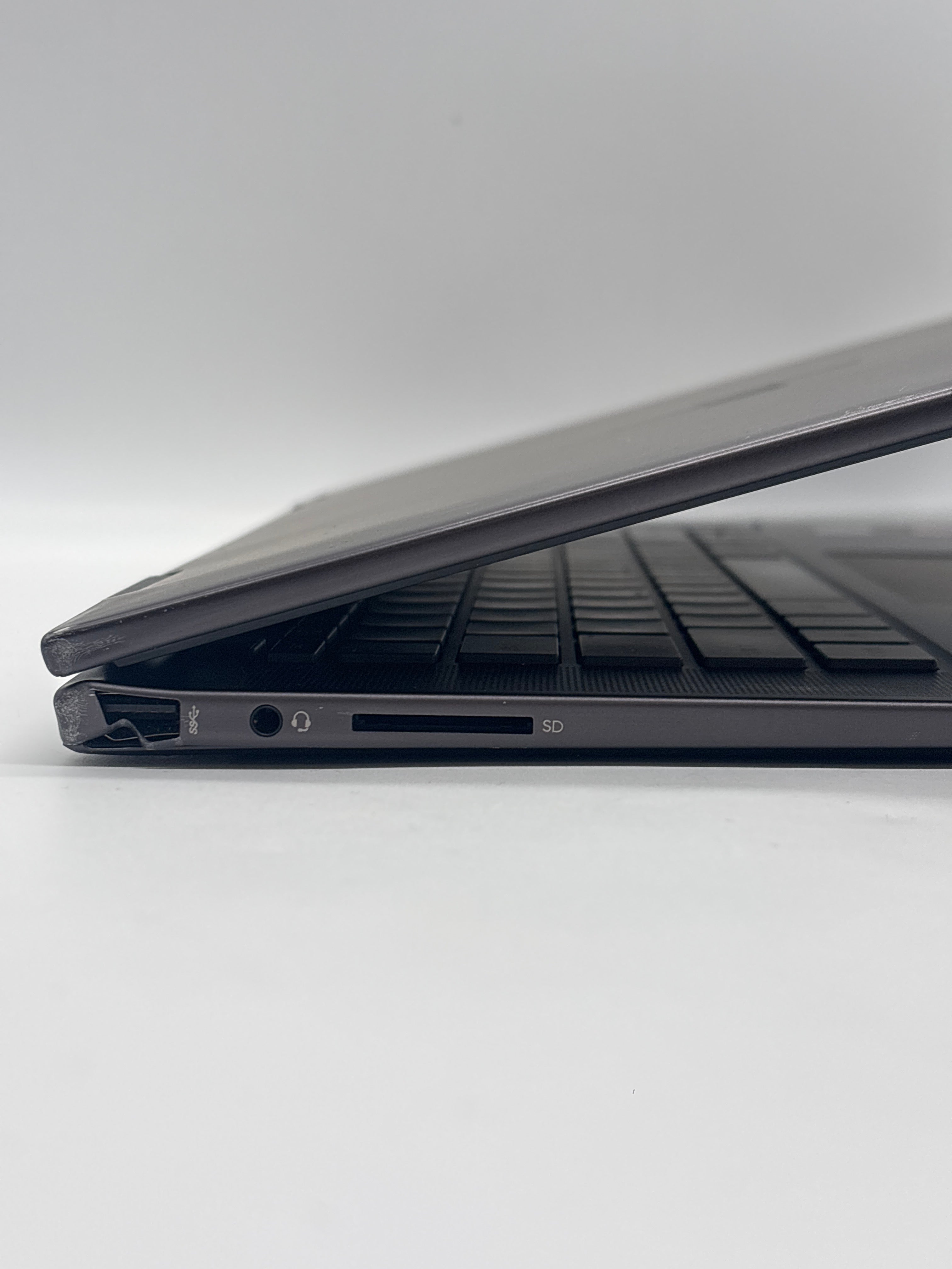HP ENVY 15-fh0013dx Ryzen 5 7530U 8GB RAM 256GB SSD - For Parts (Damaged Ports)