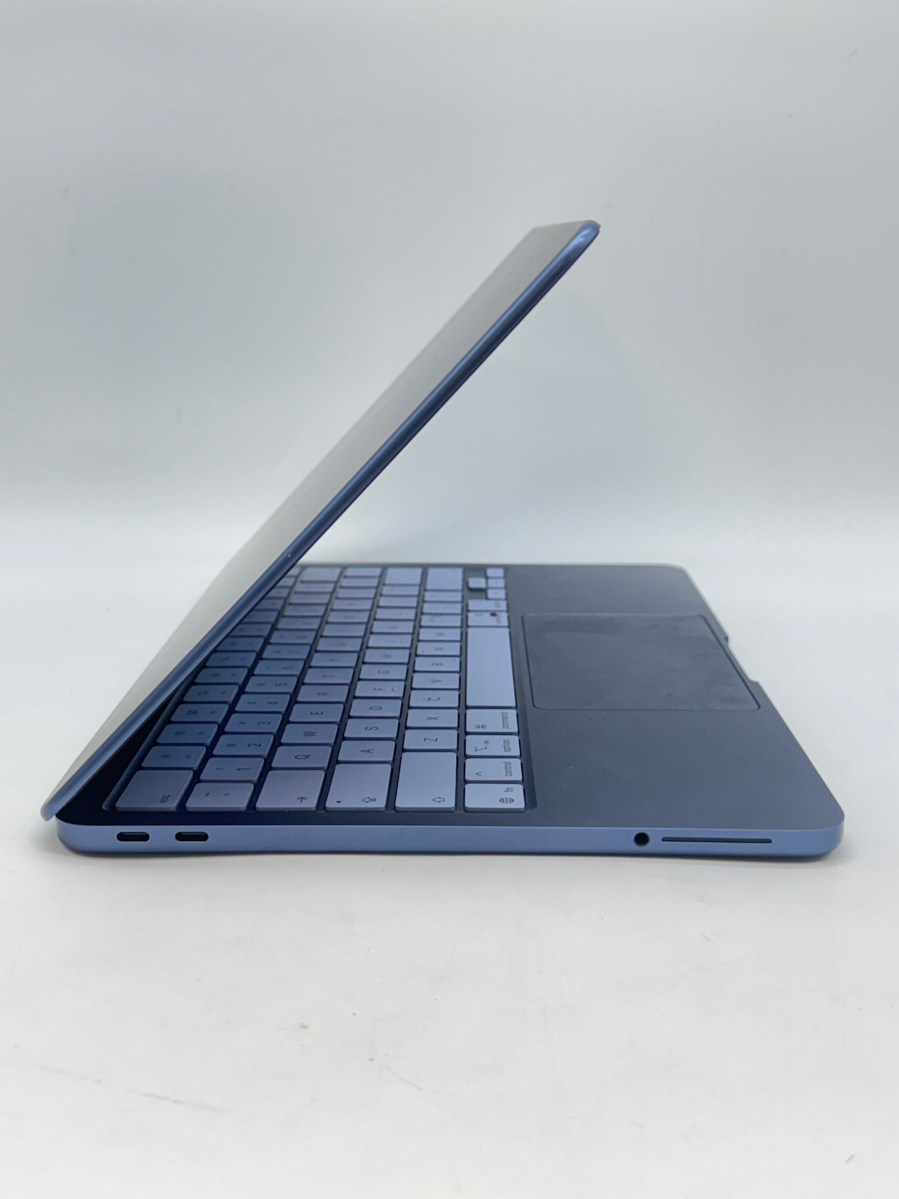 Apple MacBook Neo 13" A18 Pro 8GB RAM 256GB SSD - Used with Box