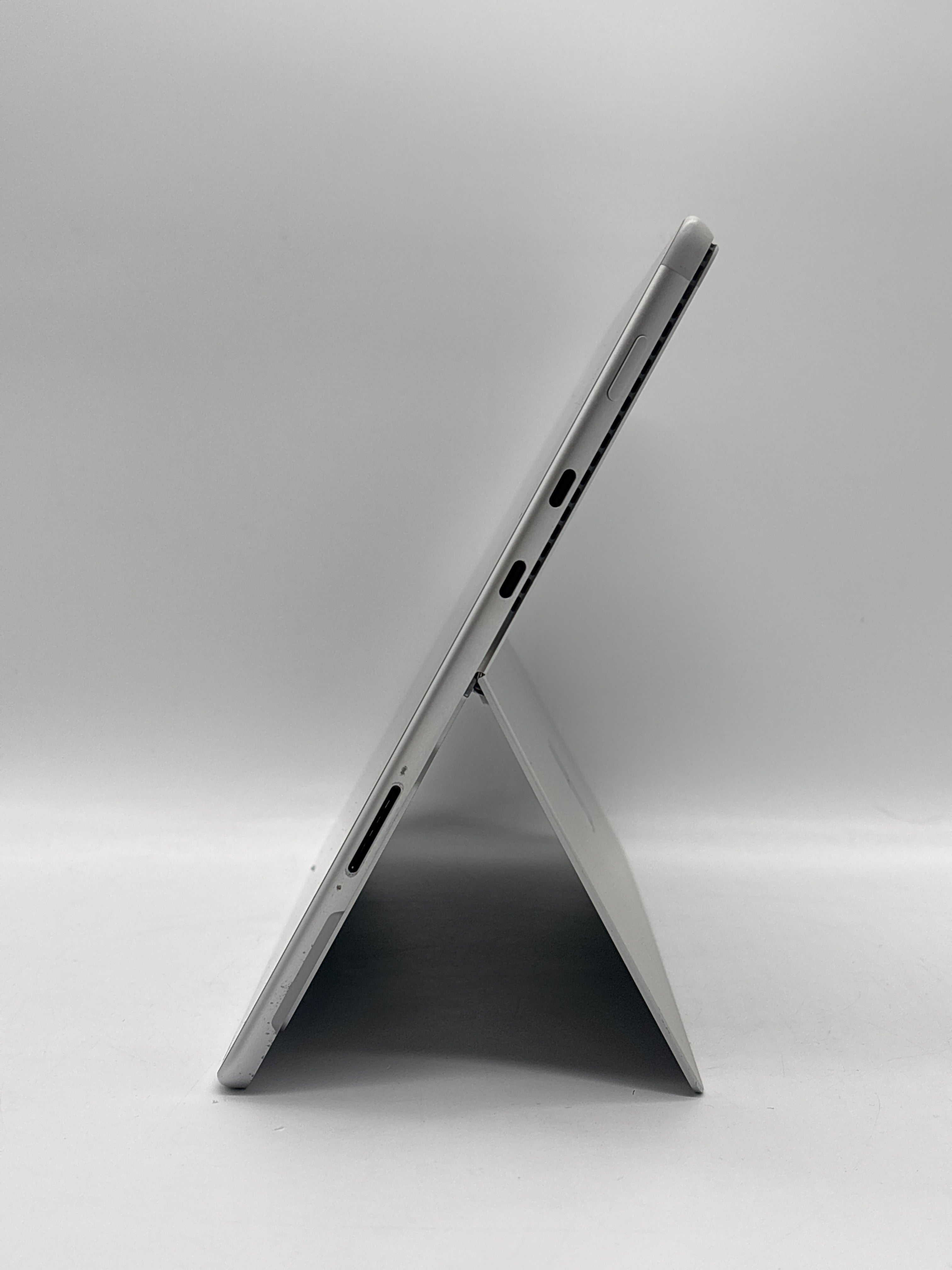 Microsoft Surface Pro 8 1982 i5-1145G7 16GB RAM 256GB