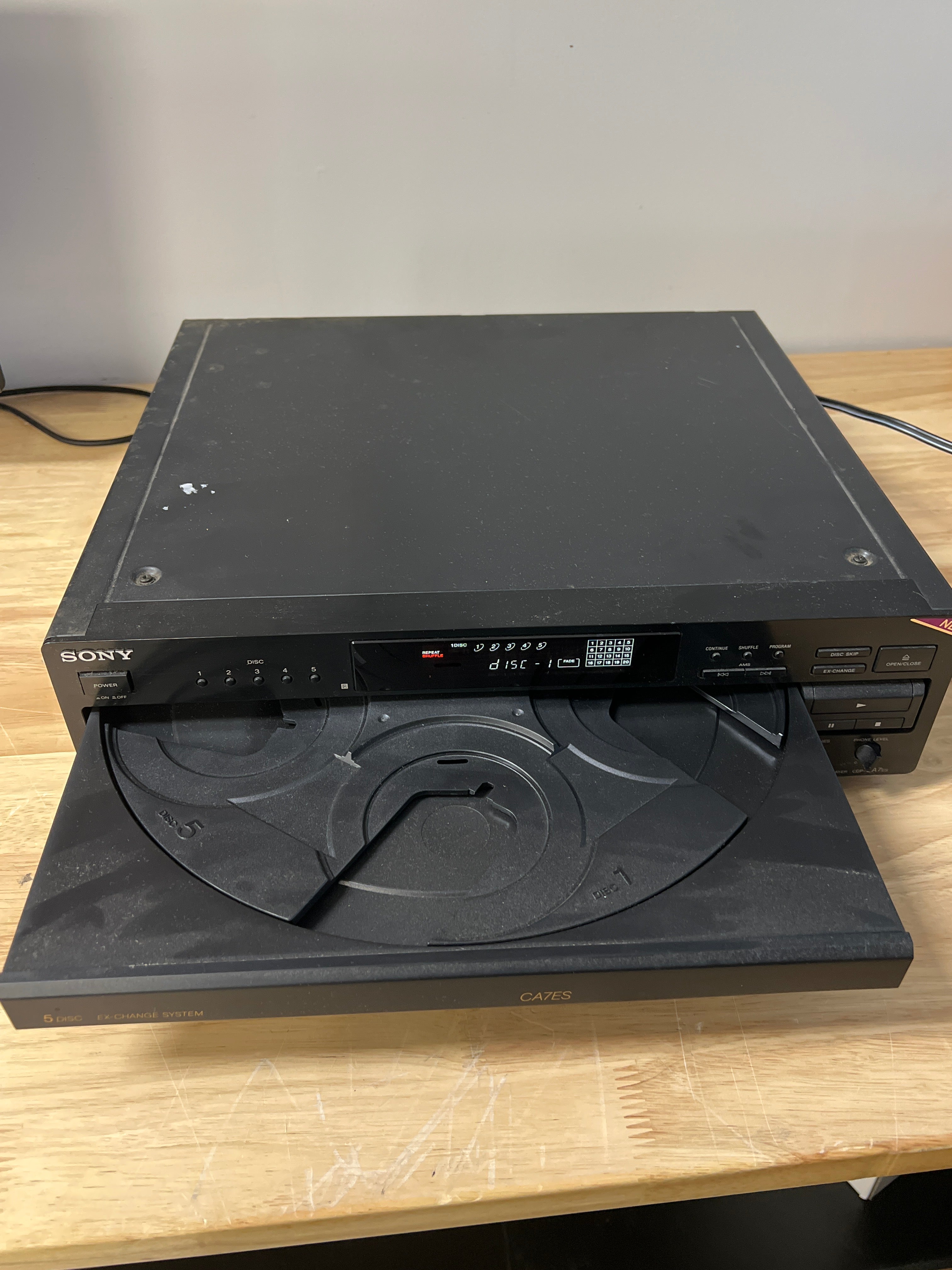 Sony CDP-CA7ES ES Series 5 Disc CD Changer Black Used