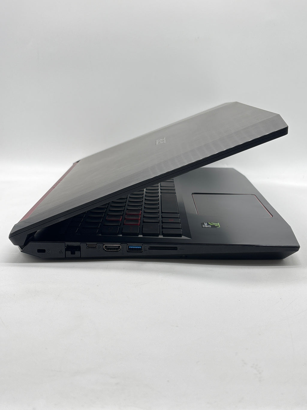 Acer Nitro 5 N17C1 15.6" i5-8300H 8GB RAM 1TB HDD GTX 1050