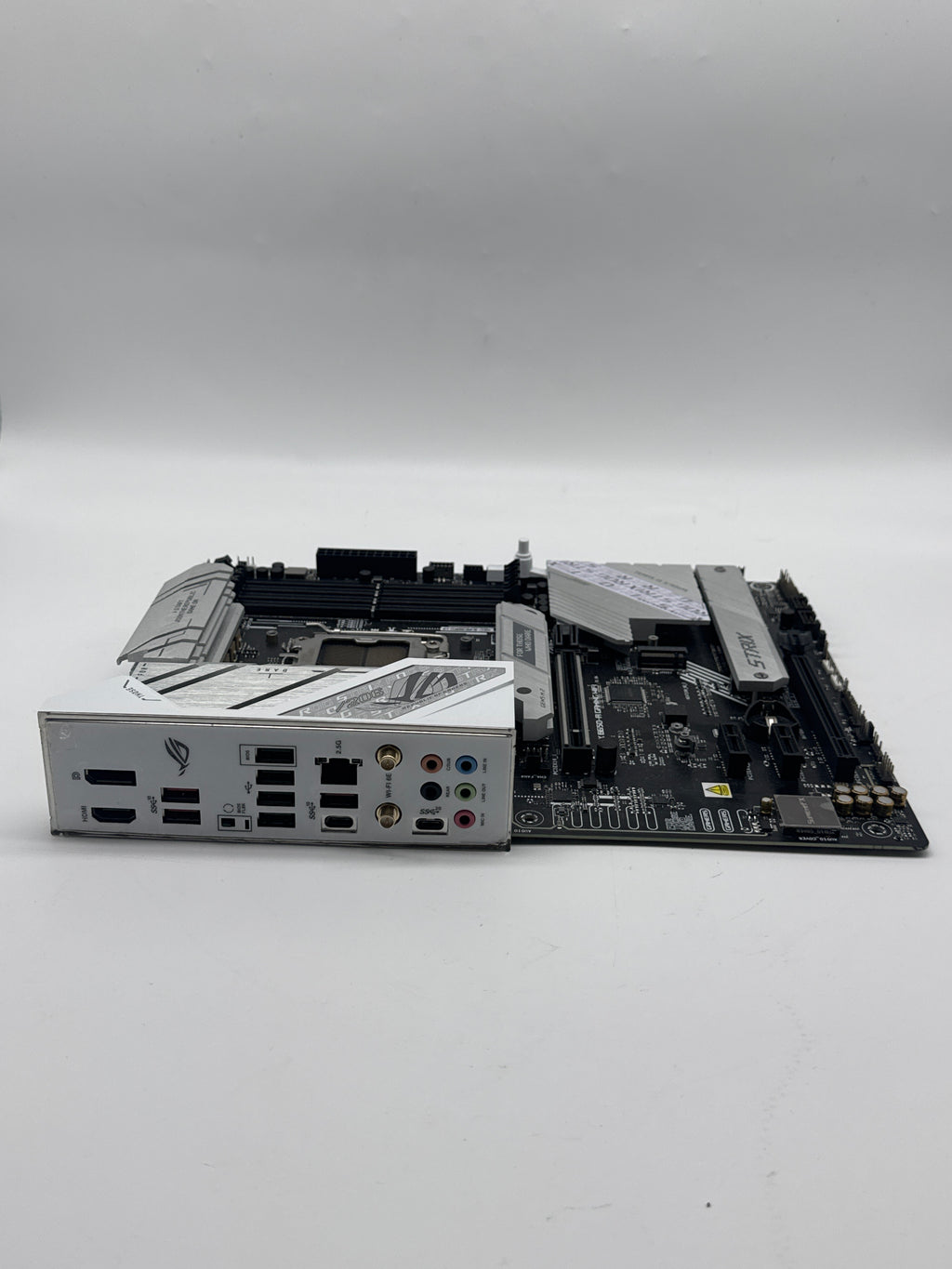ASUS ROG Strix B650-A Gaming WiFi AM5 ATX Motherboard DDR5 Wi-Fi 6E - Used