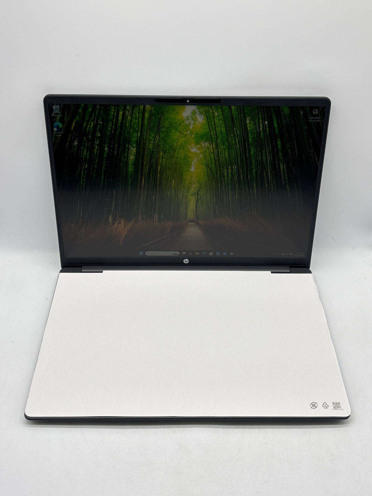 HP OmniBook 3 16-by0299nr 16" AMD Ryzen 3 8GB RAM 512GB SSD Black - Open Box