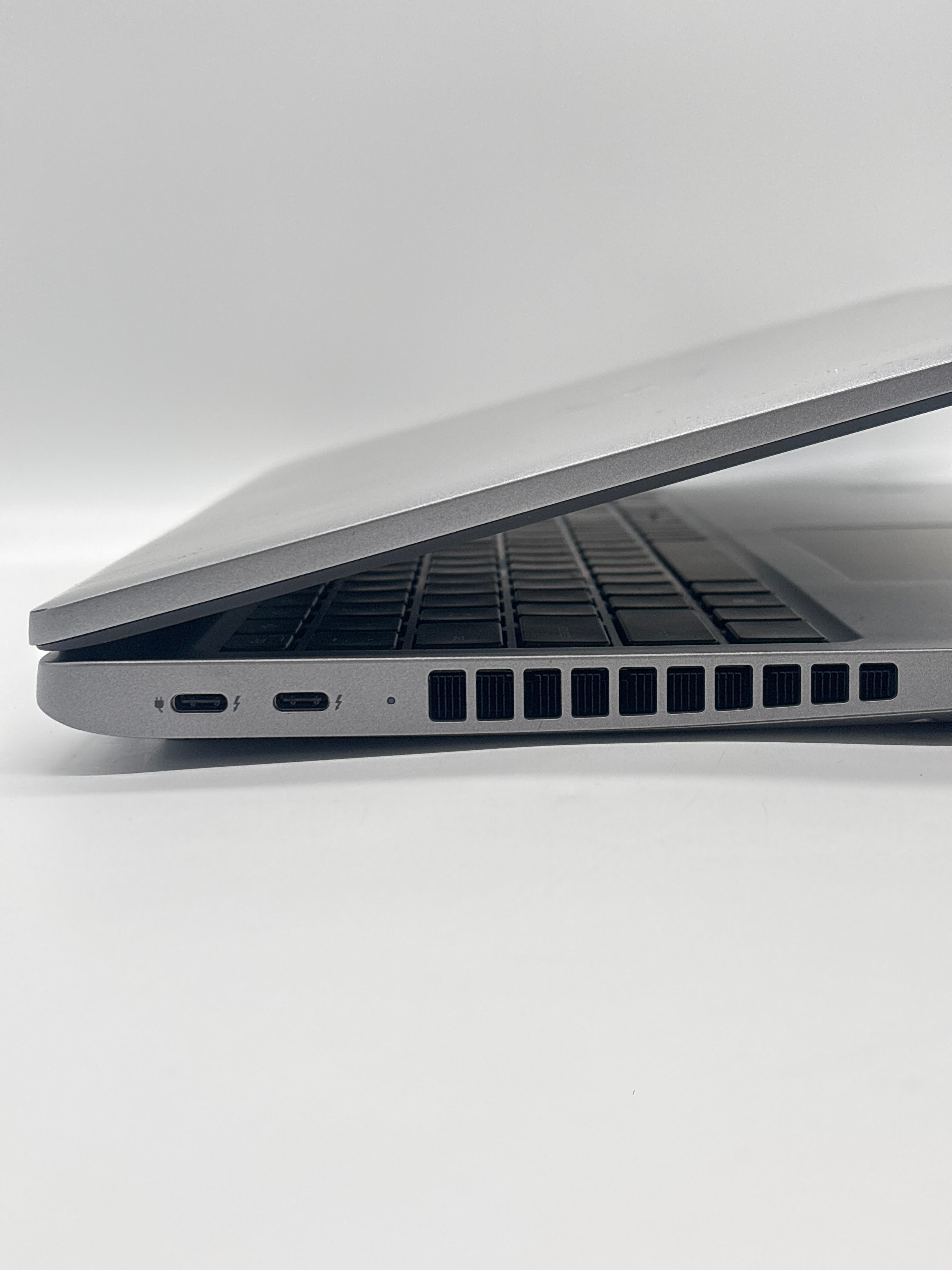 Dell Latitude 5540 i5-1345U 16GB RAM 512GB SSD Gray - Used