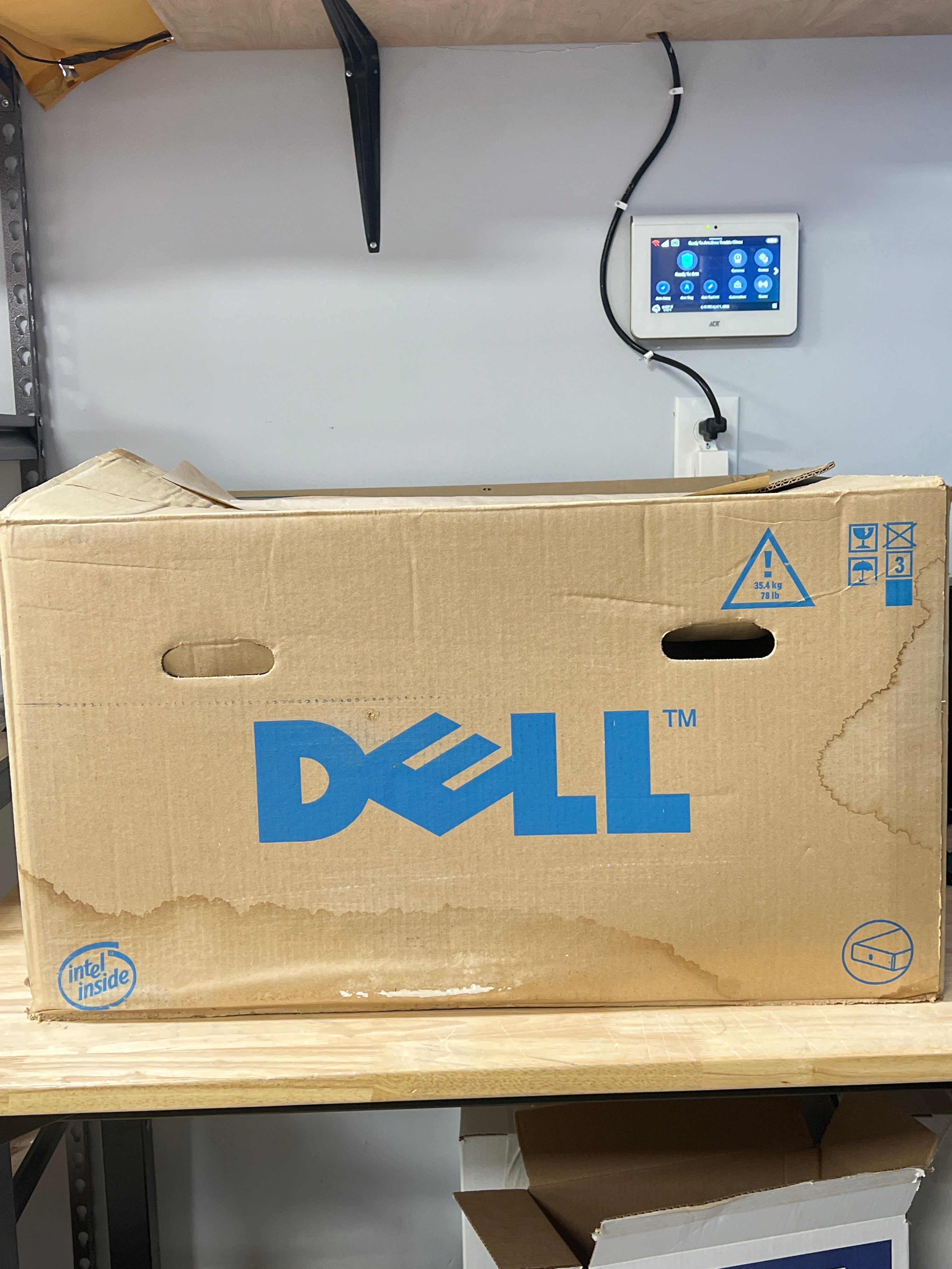 Dell PowerEdge 1800 Xeon Tower Server - (Powers On Unknown Specs)