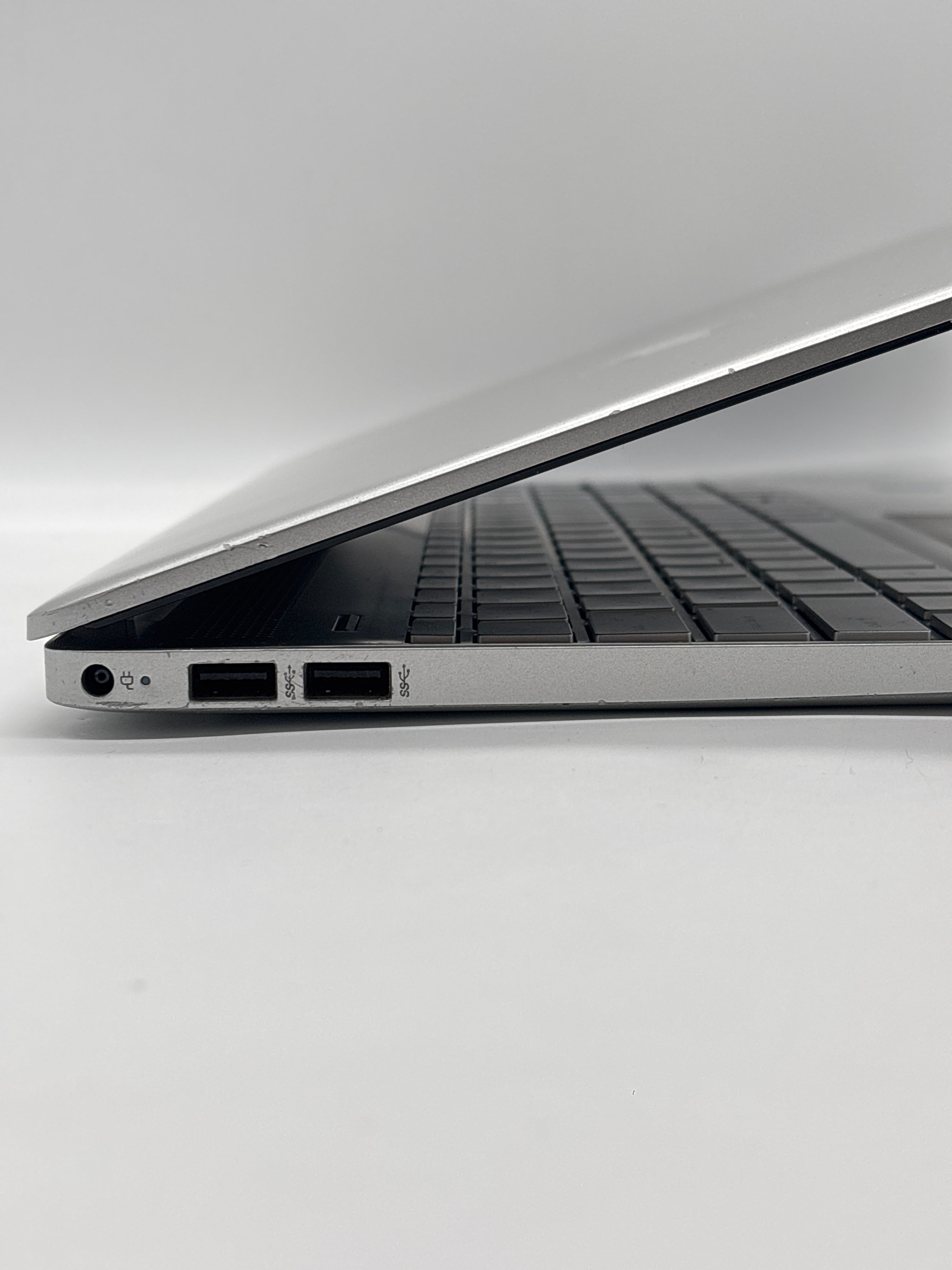 HP 15-DY2702DX i3-1115G4 8GB RAM 256GB SSD