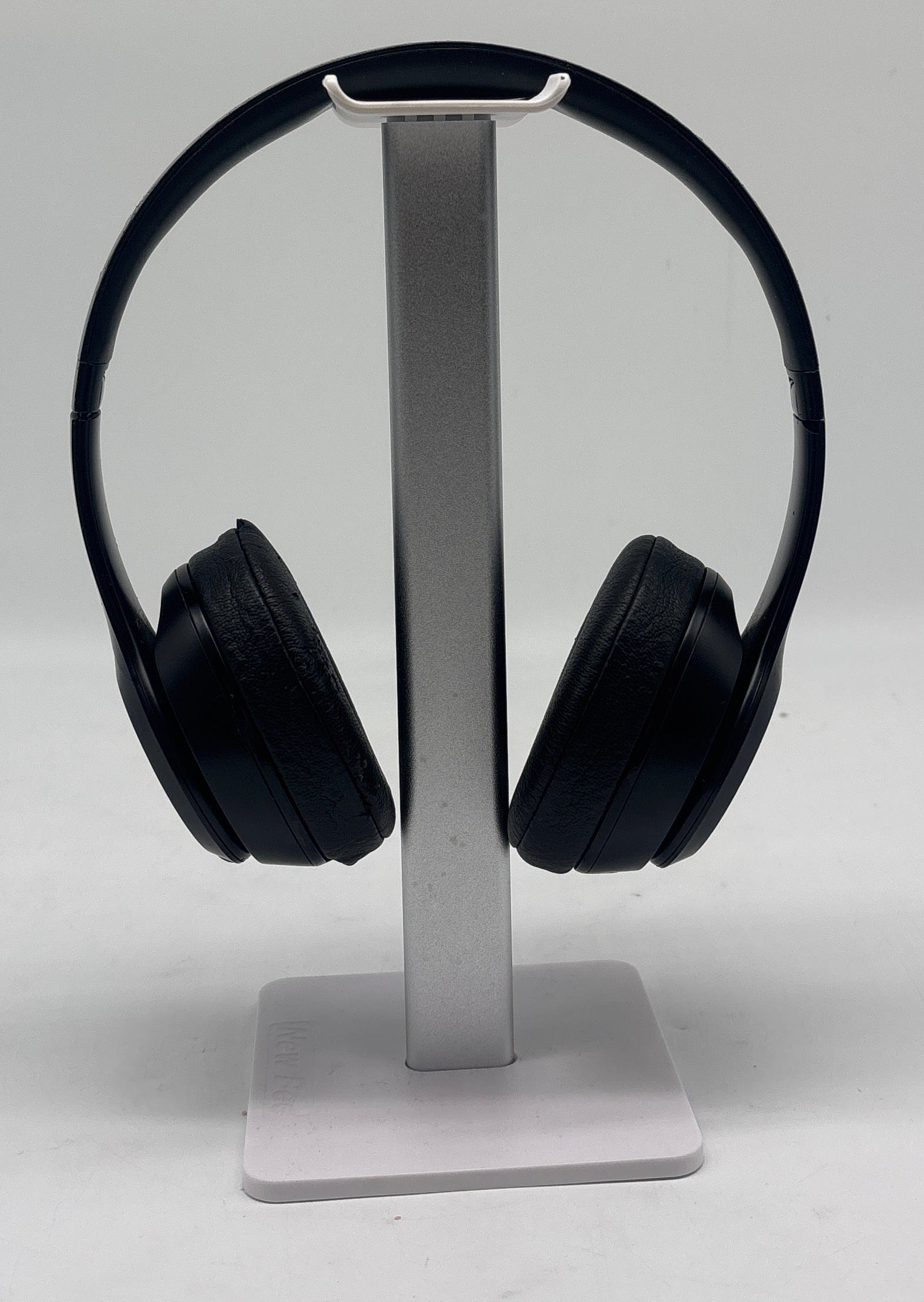 Beats Solo 3 Headphones Black - For Parts(No Power)
