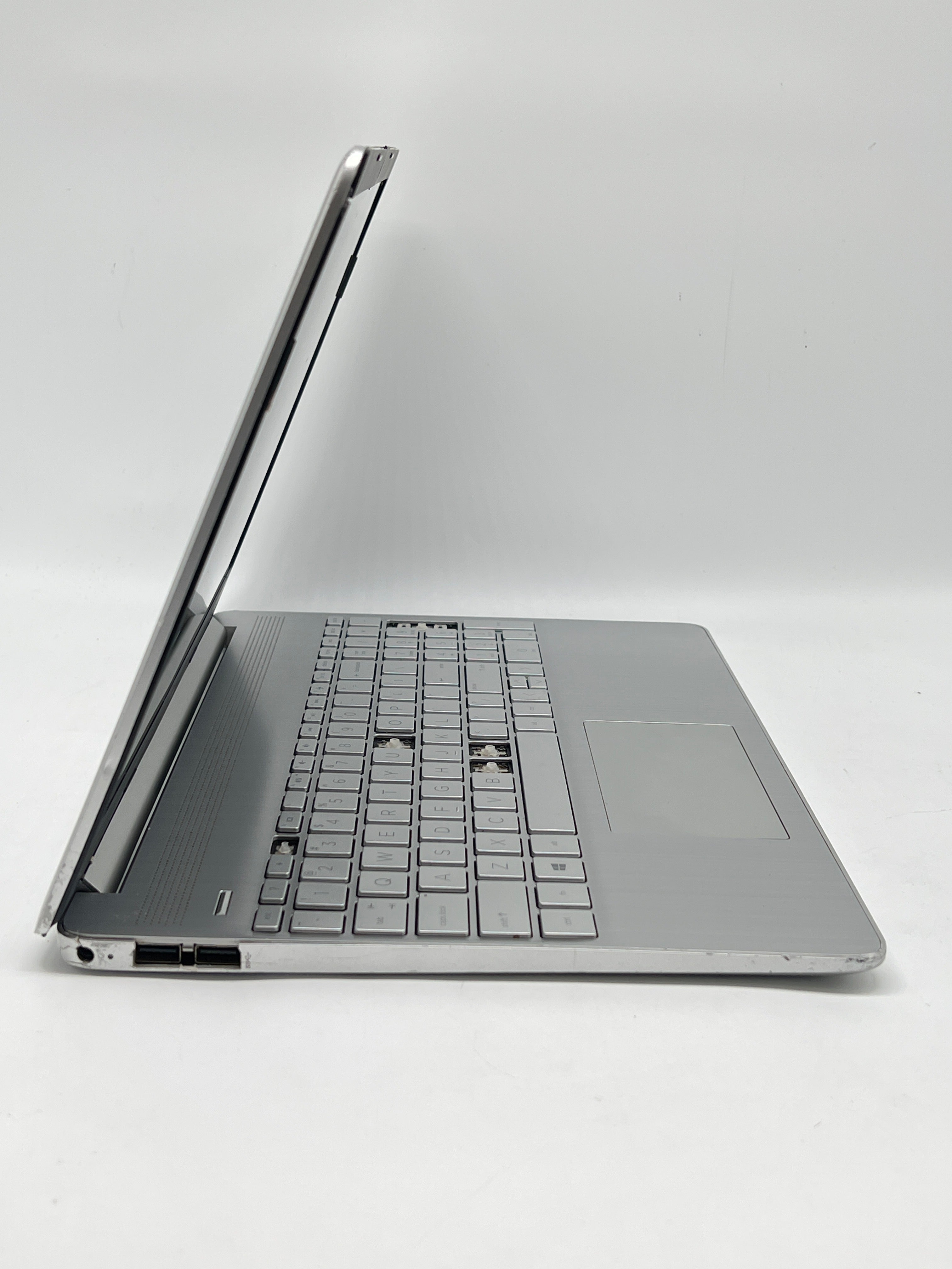 HP 15-ef1038nr AMD Athlon 3150u 4GB RAM 256GB SSD - For Parts (Read)