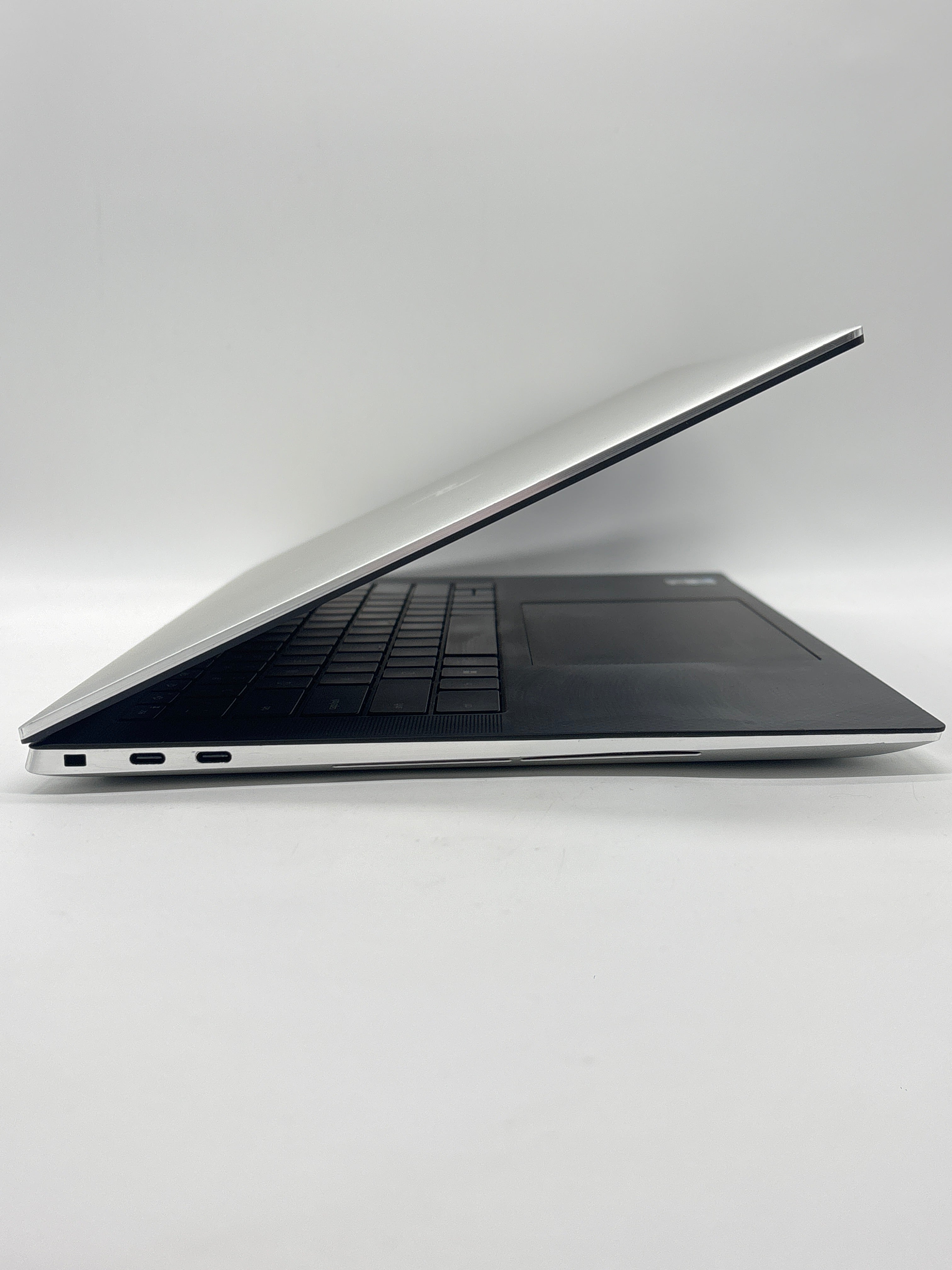 Dell XPS 15 9530 i7-13700H 32GB RAM 1TB SSD RTX 4050