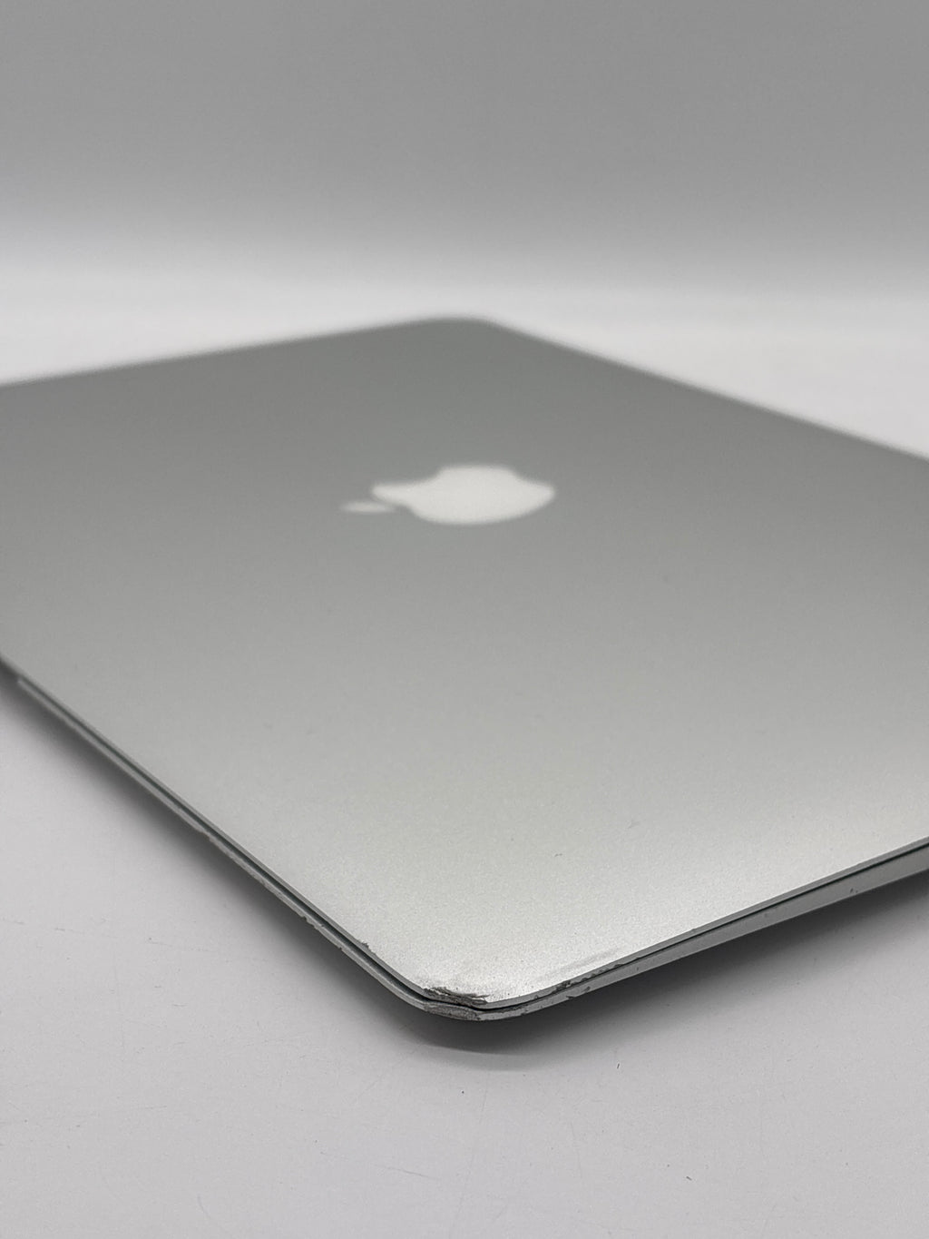 Apple MacBook Air A1466 i5 8GB RAM 256GB SSD
