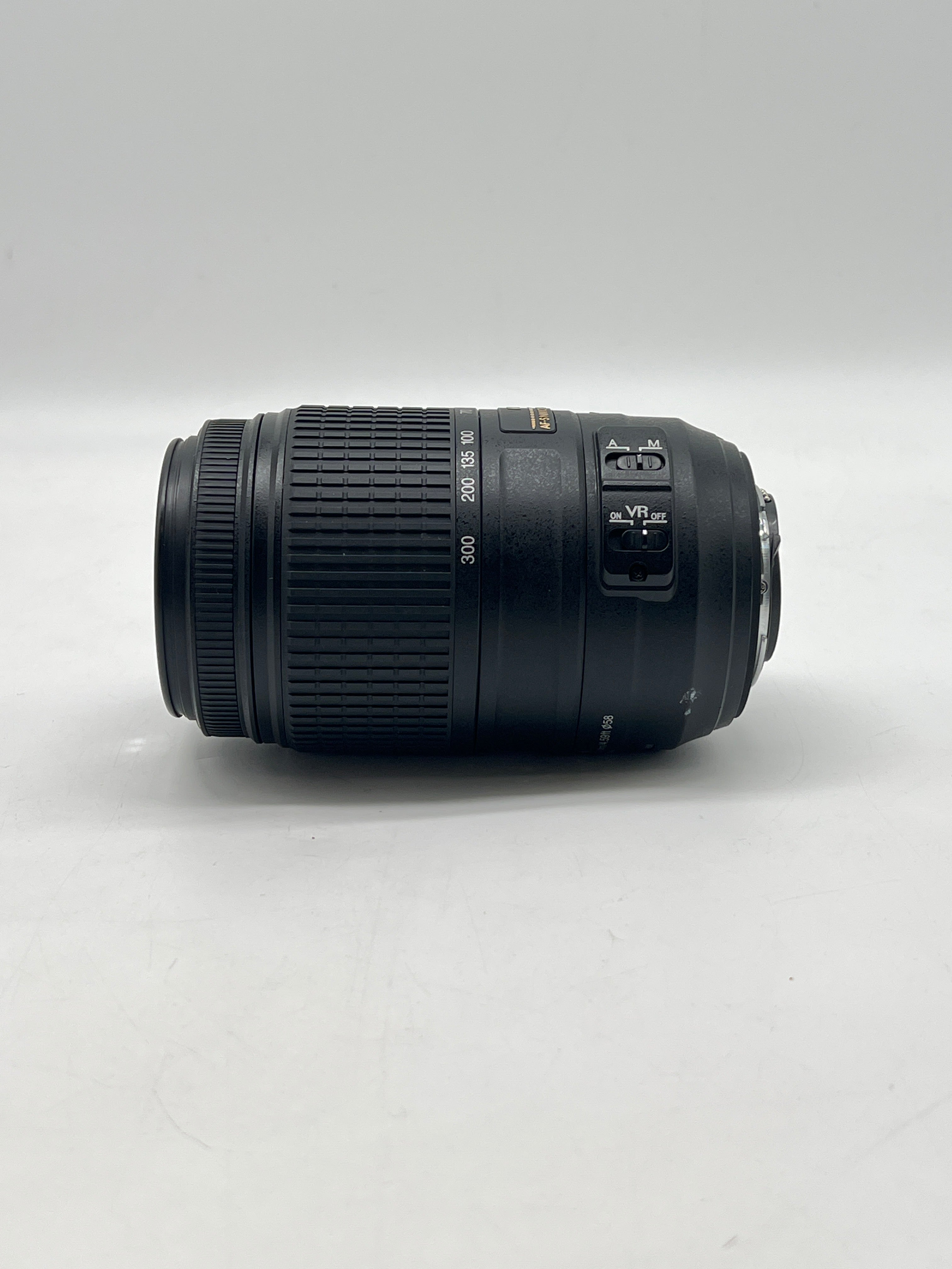 Nikon DX AF-S Nikkor 55-300mm 1:4.5-5.6G ED VR Camera Lens - For Parts (Read Desc)