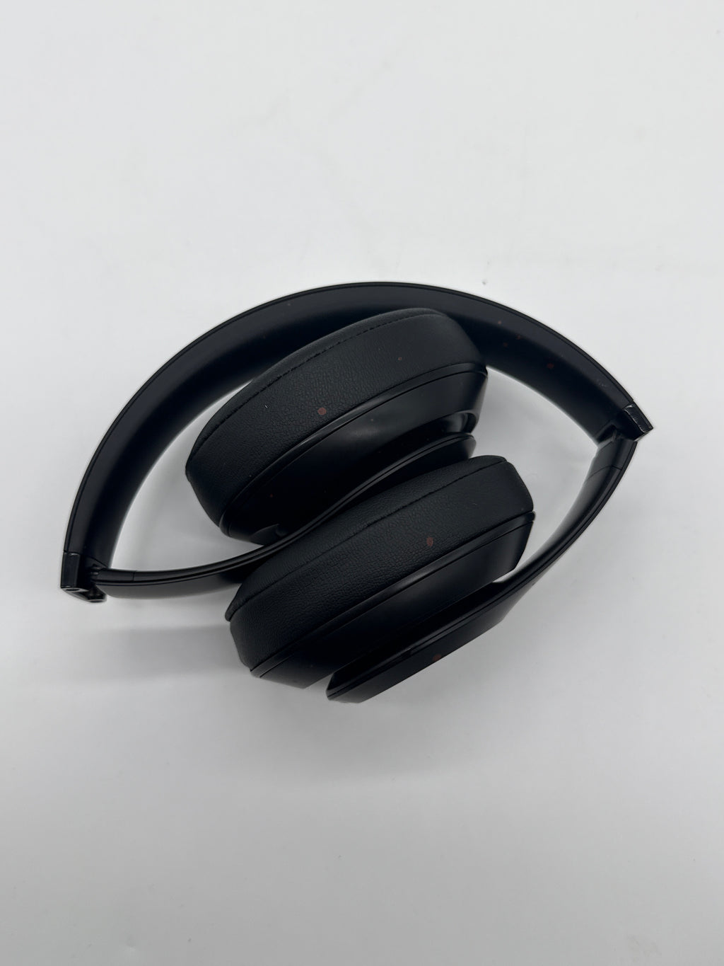 Beats Studio 3 Black Wireless Over-Ear Bluetooth Headphones Used
