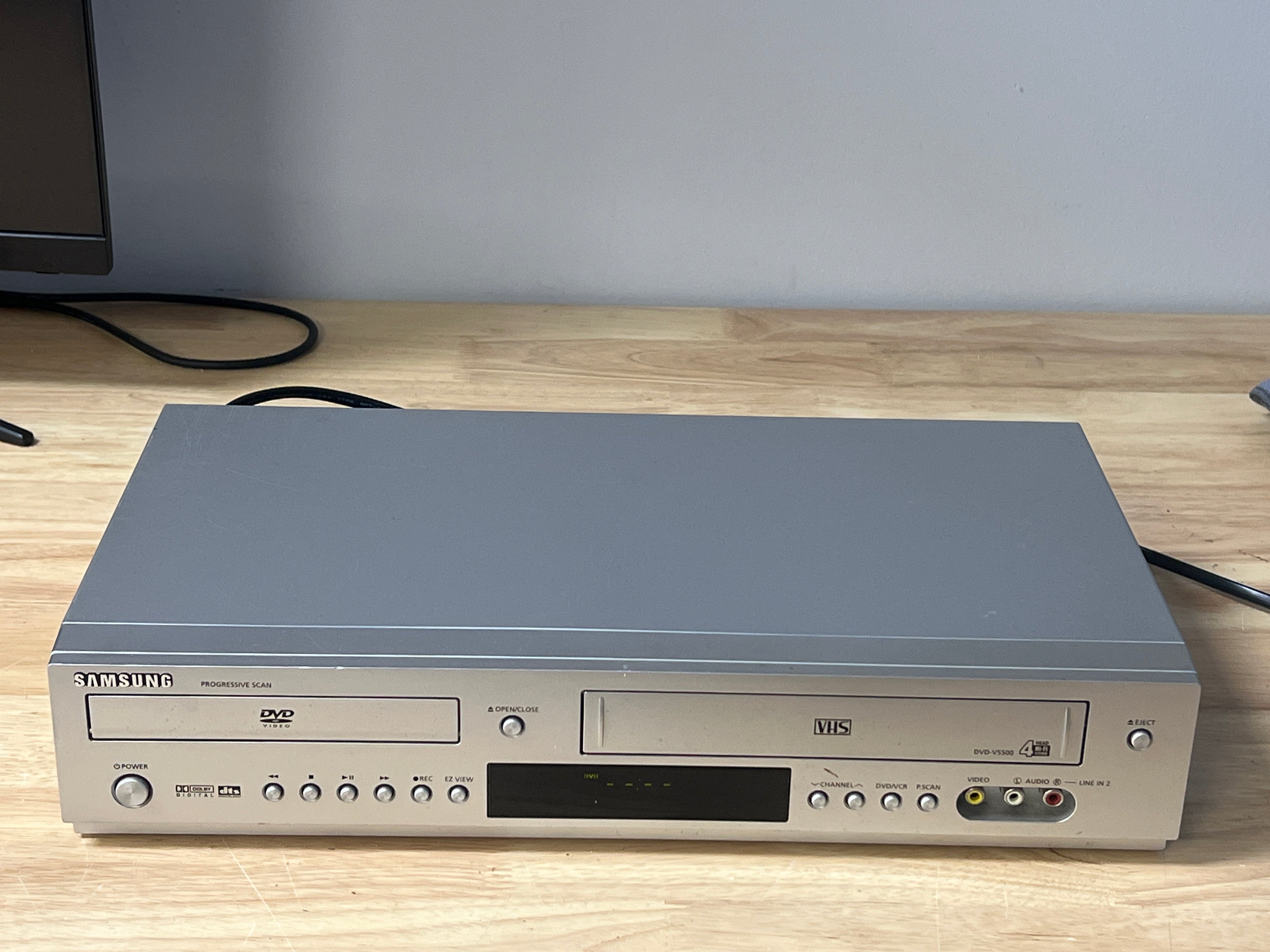 Samsung DVD VCR V5500 4 Head Combo Player HiFi Silver Used