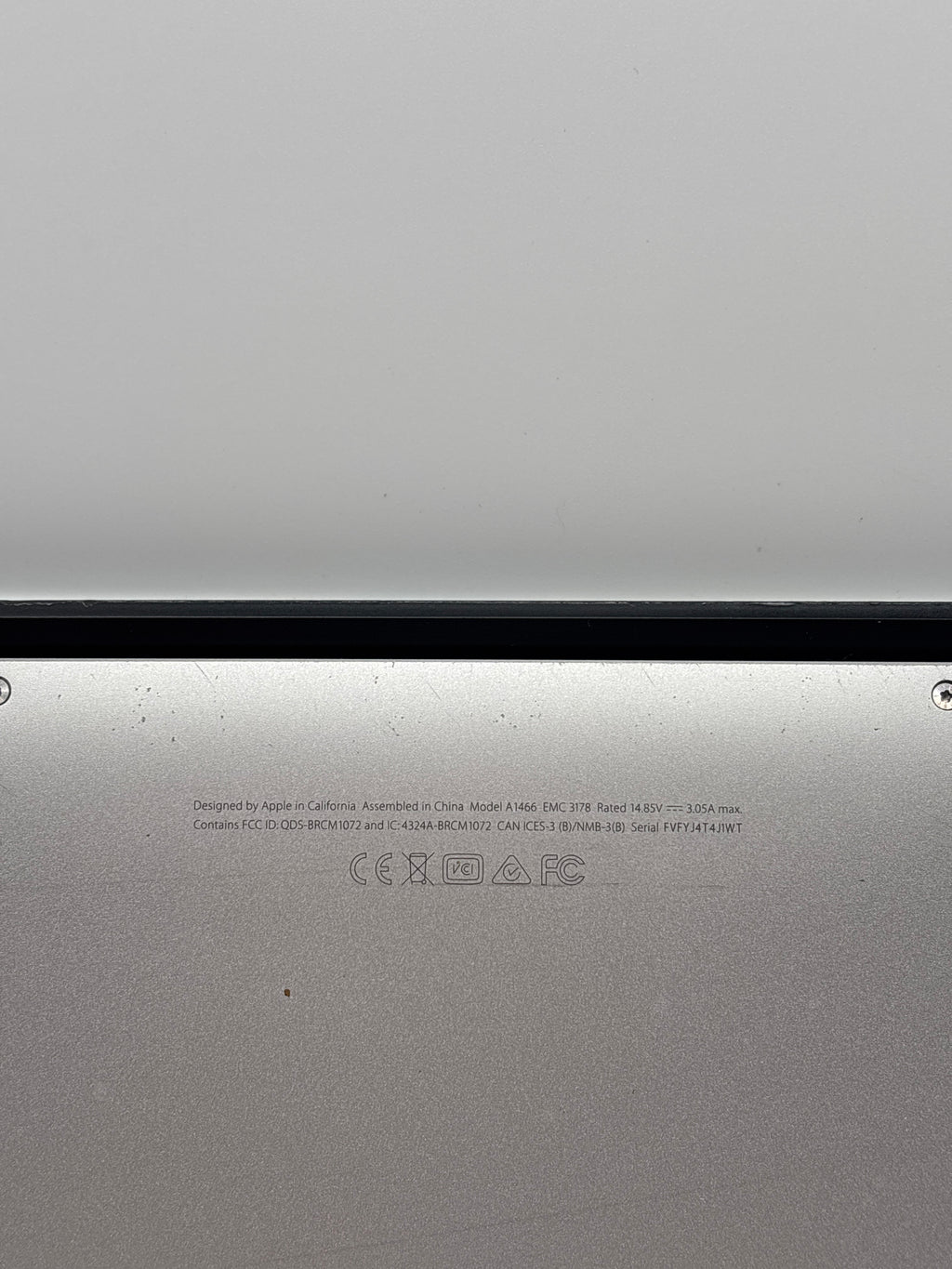 Apple MacBook Air A1466 i5 8GB RAM 256GB SSD