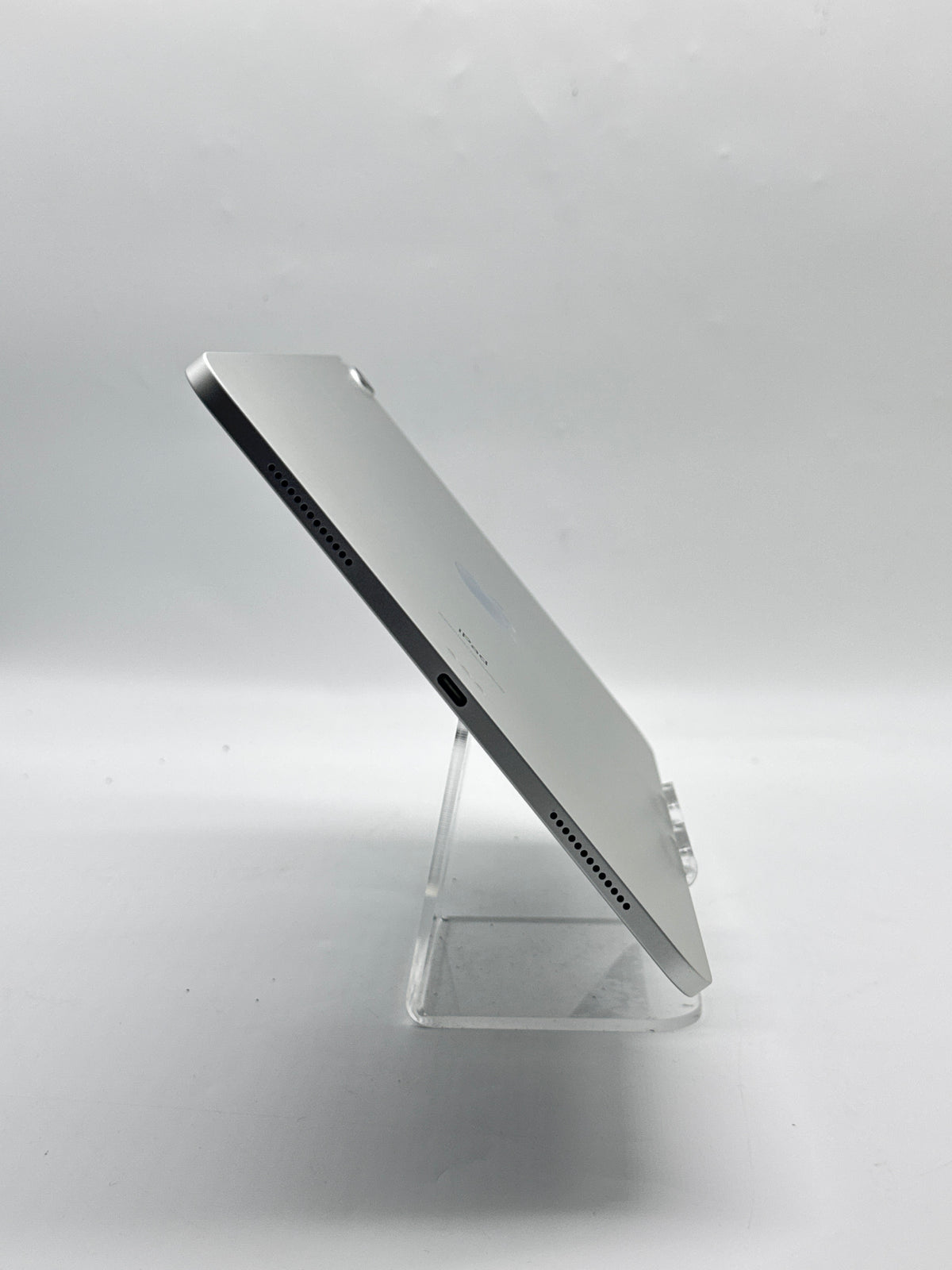 Apple iPad Pro 11in 1st Gen 64GB Wi-Fi Silver Bad Charging Port Read