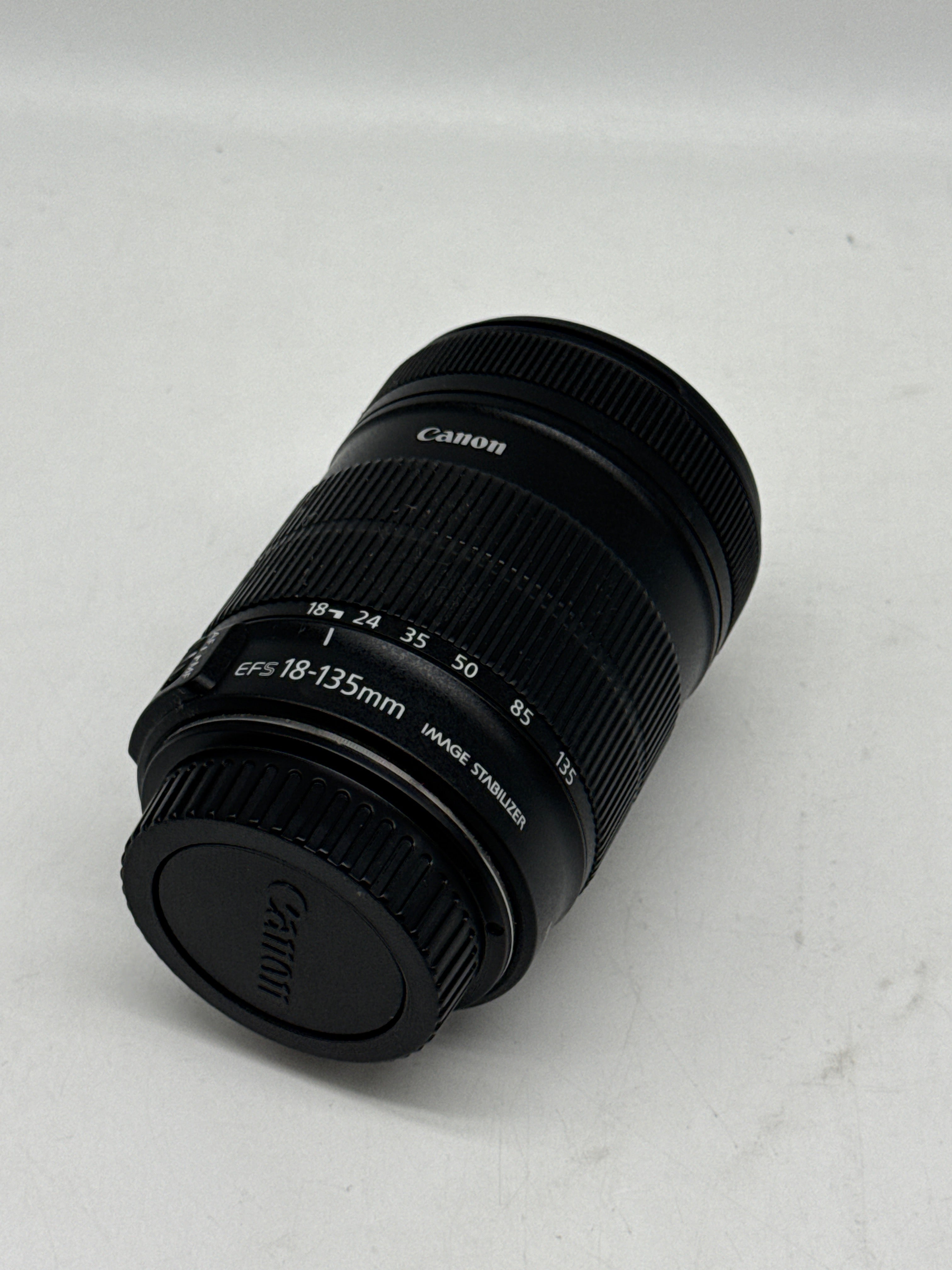 Canon EF-S 18-135mm F3.5-5.6 IS Standard Zoom Lens 67mm Black