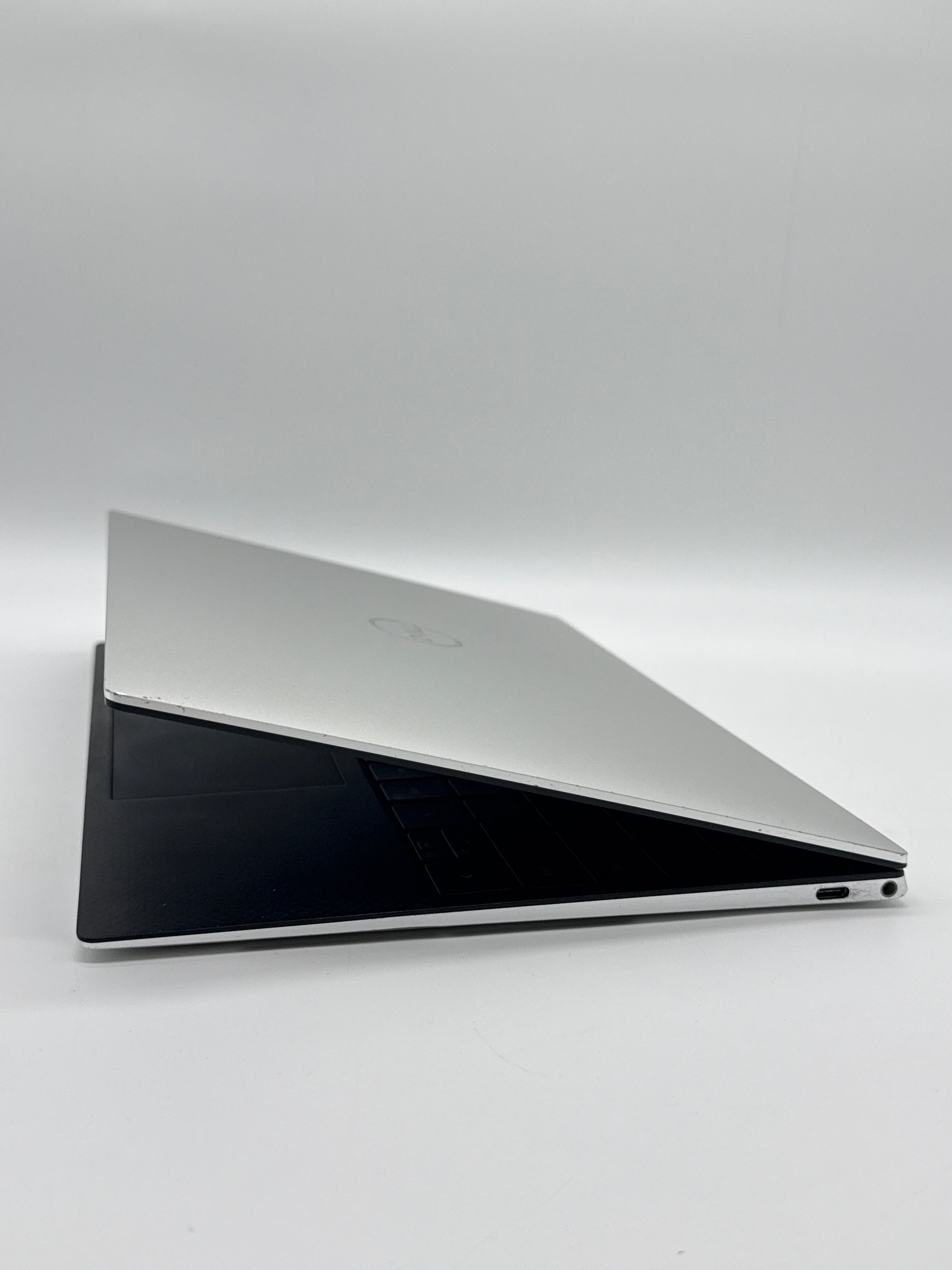 Dell XPS 13 9310 i7-115G7 32GB RAM 1TB SSD - For Parts (READ DESC)