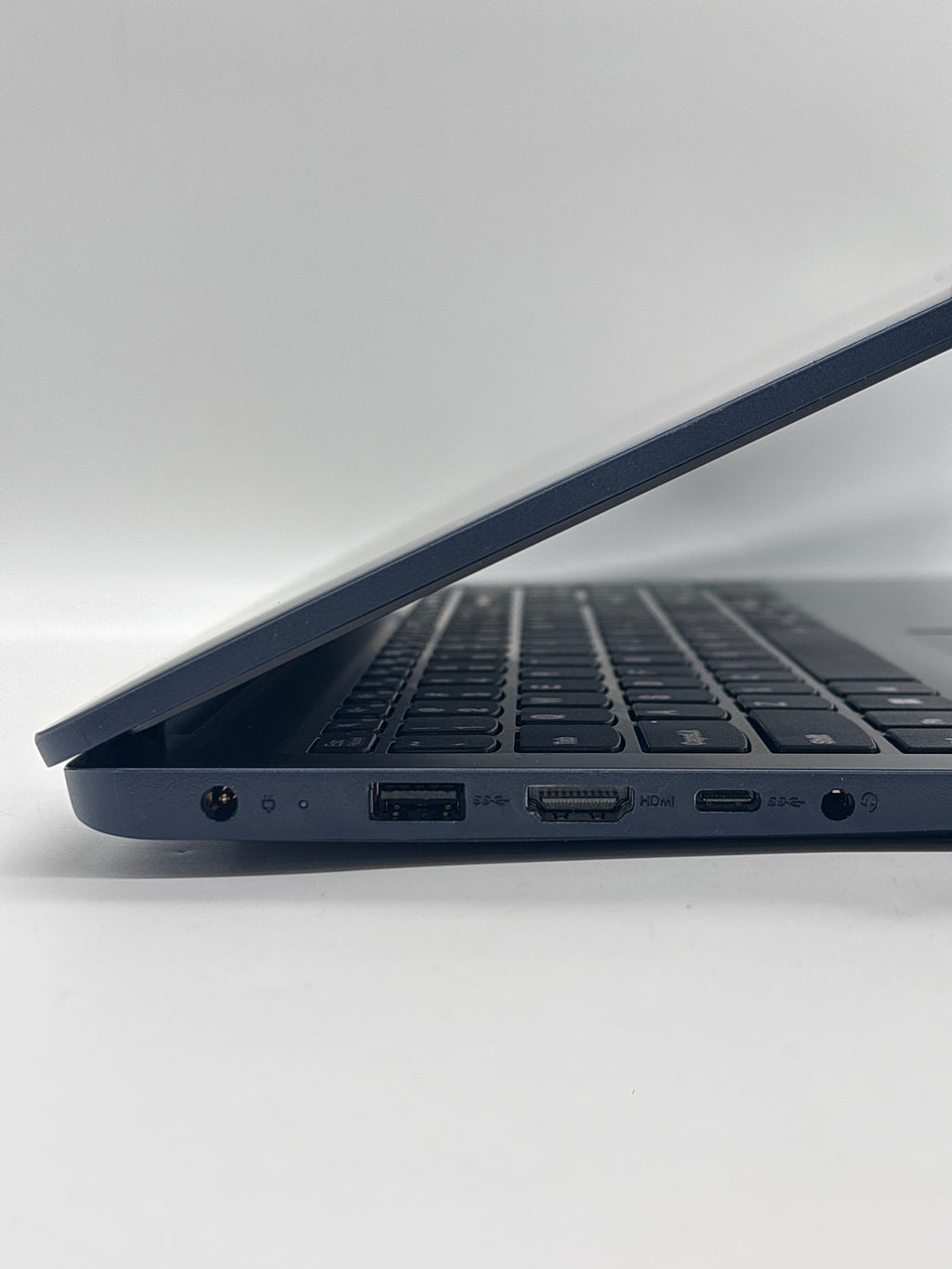Lenovo Ideapad 1 15AMN7 Ryzen 5 7520U 8GB RAM 256GB SSD
