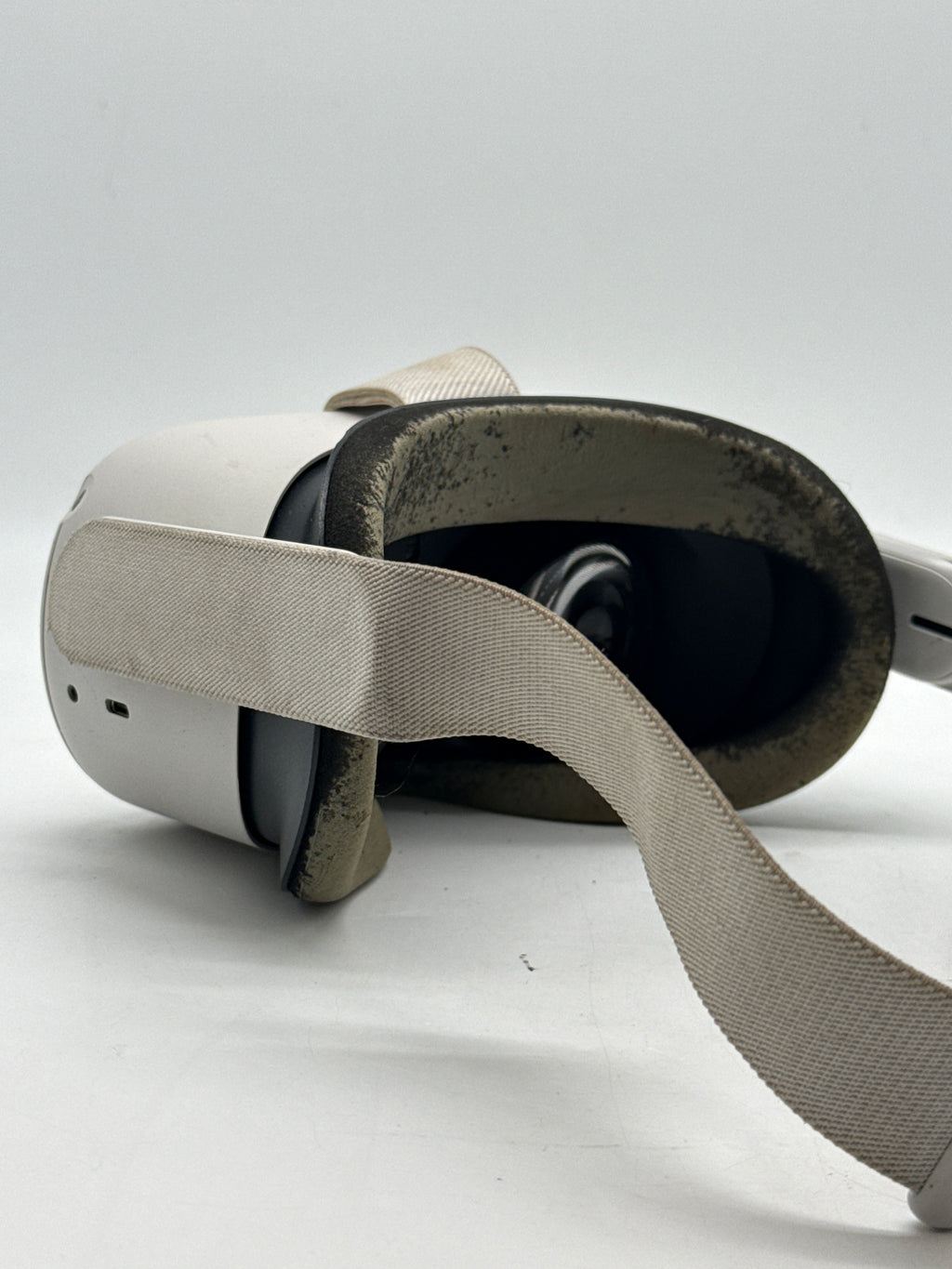 Meta Oculus Quest 2 64 GB VR Headset White - For Parts