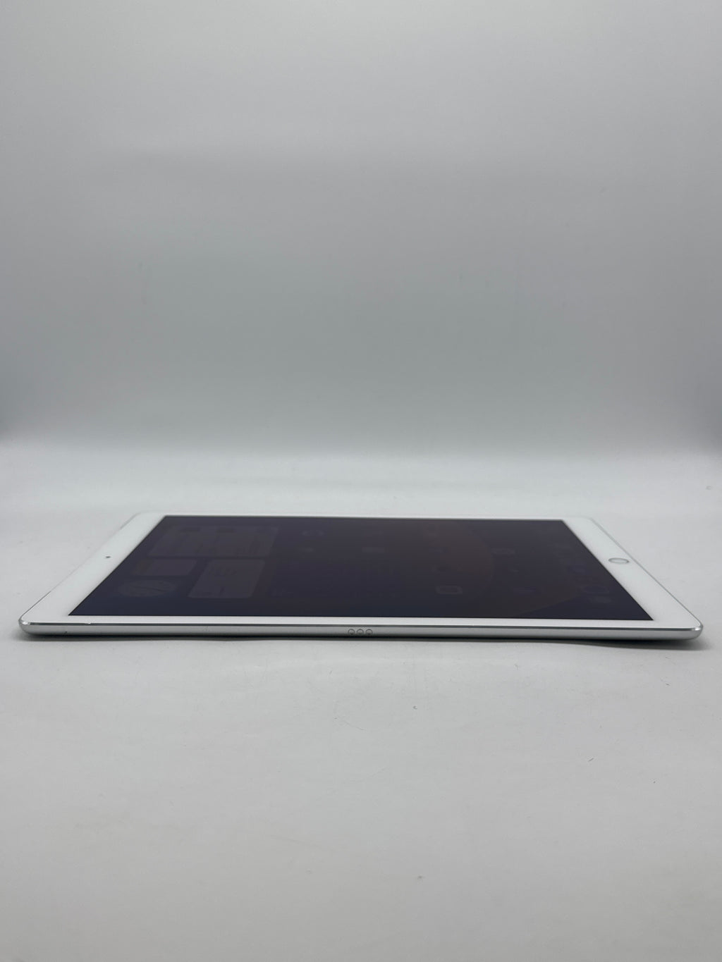 Apple iPad Pro 12.9" 1st Gen A9X 4GB RAM 128GB Wi-Fi Cellular Unlocked - Used