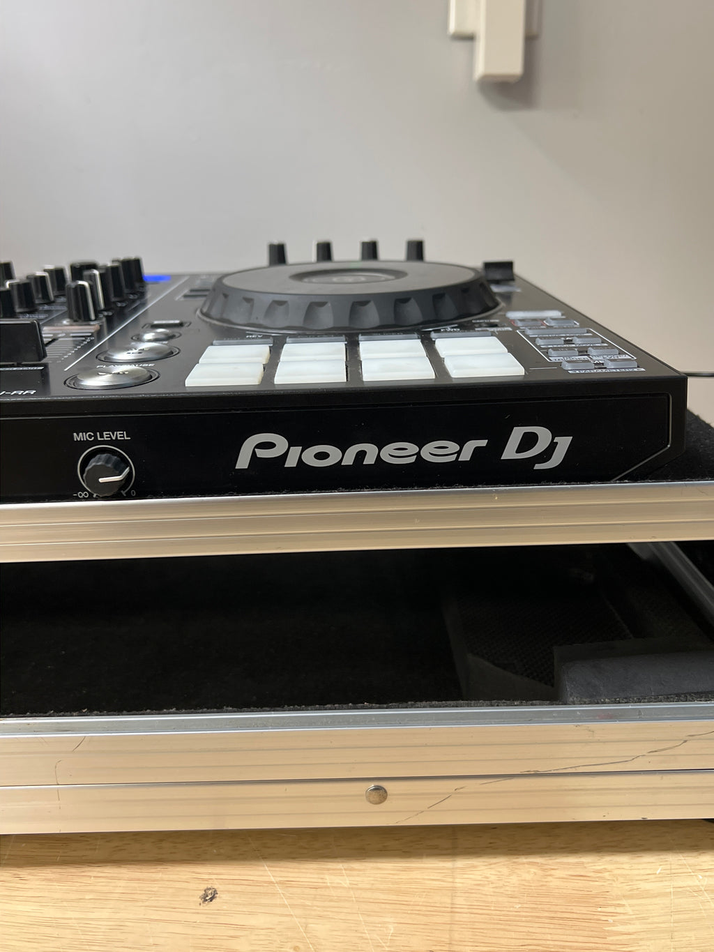 Pioneer DJ DDJ-RR 2-Channel Rekordbox Controller with Travel Case - For Parts (Broken Knob)