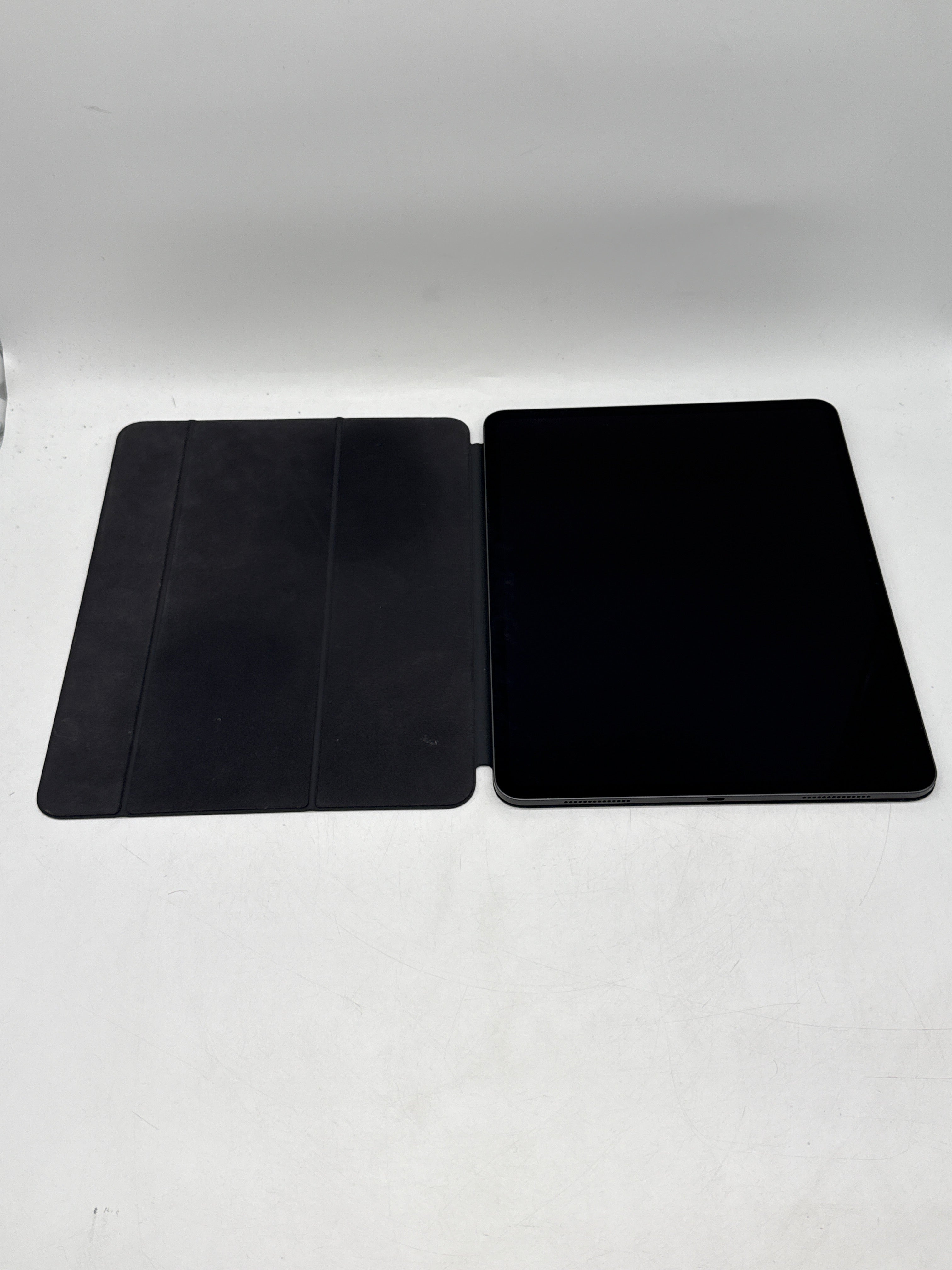 Apple iPad Pro 13-inch (M5) A3361 512GB MDYL4LL/A WIFI - Used