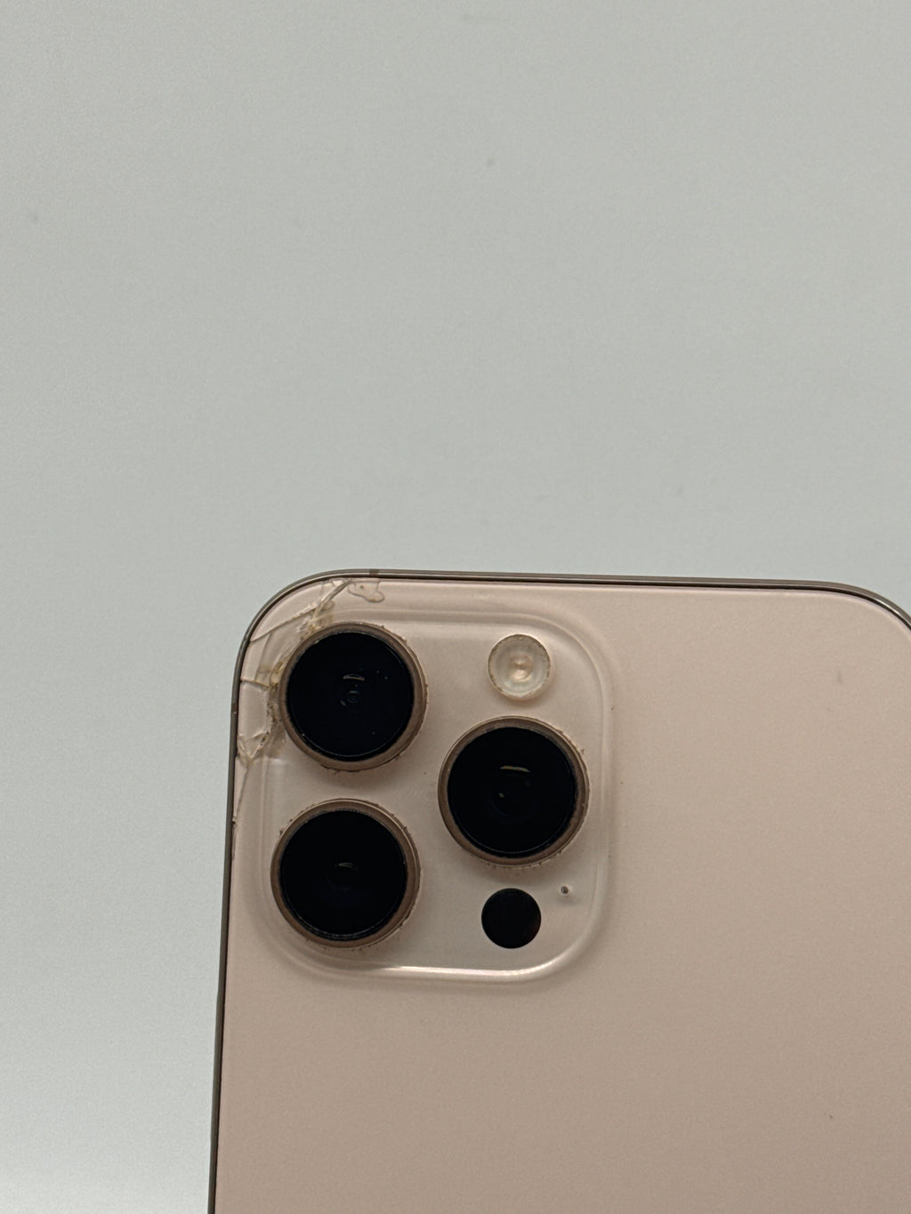Apple iPhone 16 Pro Max - 256 GB - Desert Titanium (Unlocked) Cracked Back