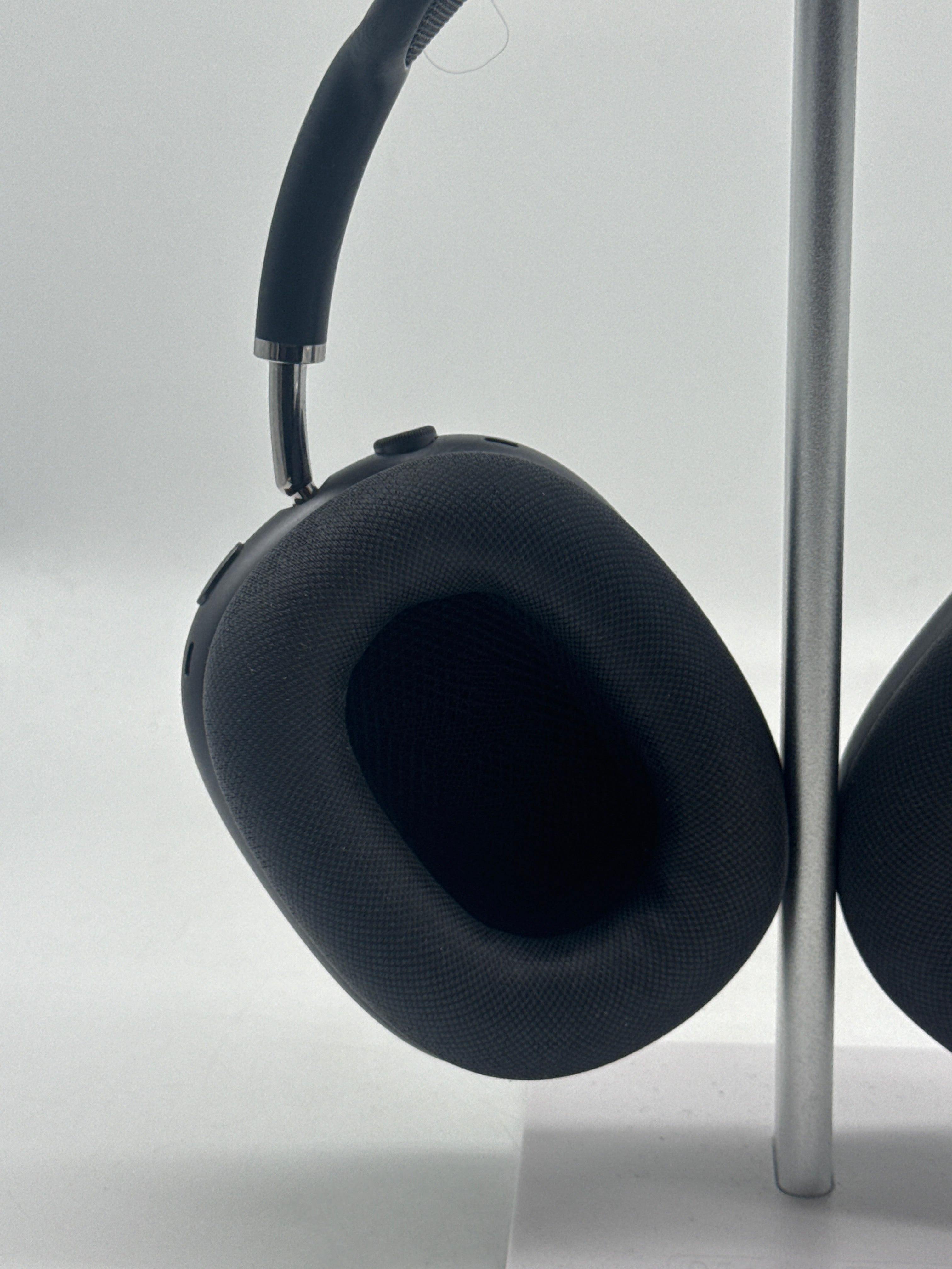 Apple AirPods Max A2096 Wireless Noise Cancelling Headphones - Used