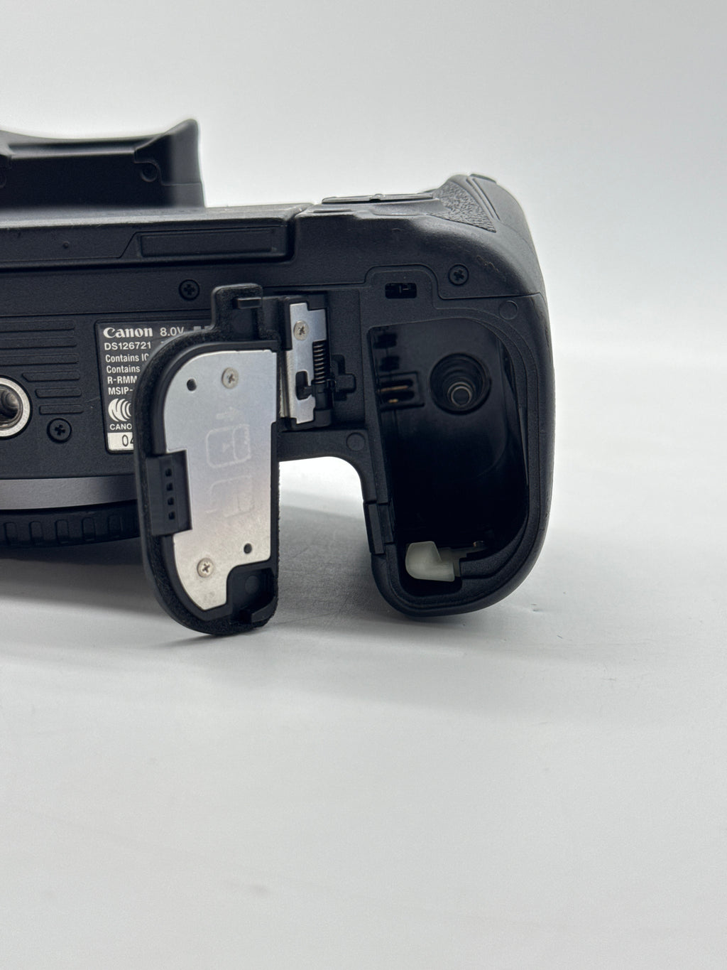 Canon EOS R Mirrorless Camera Body Only Black - Used
