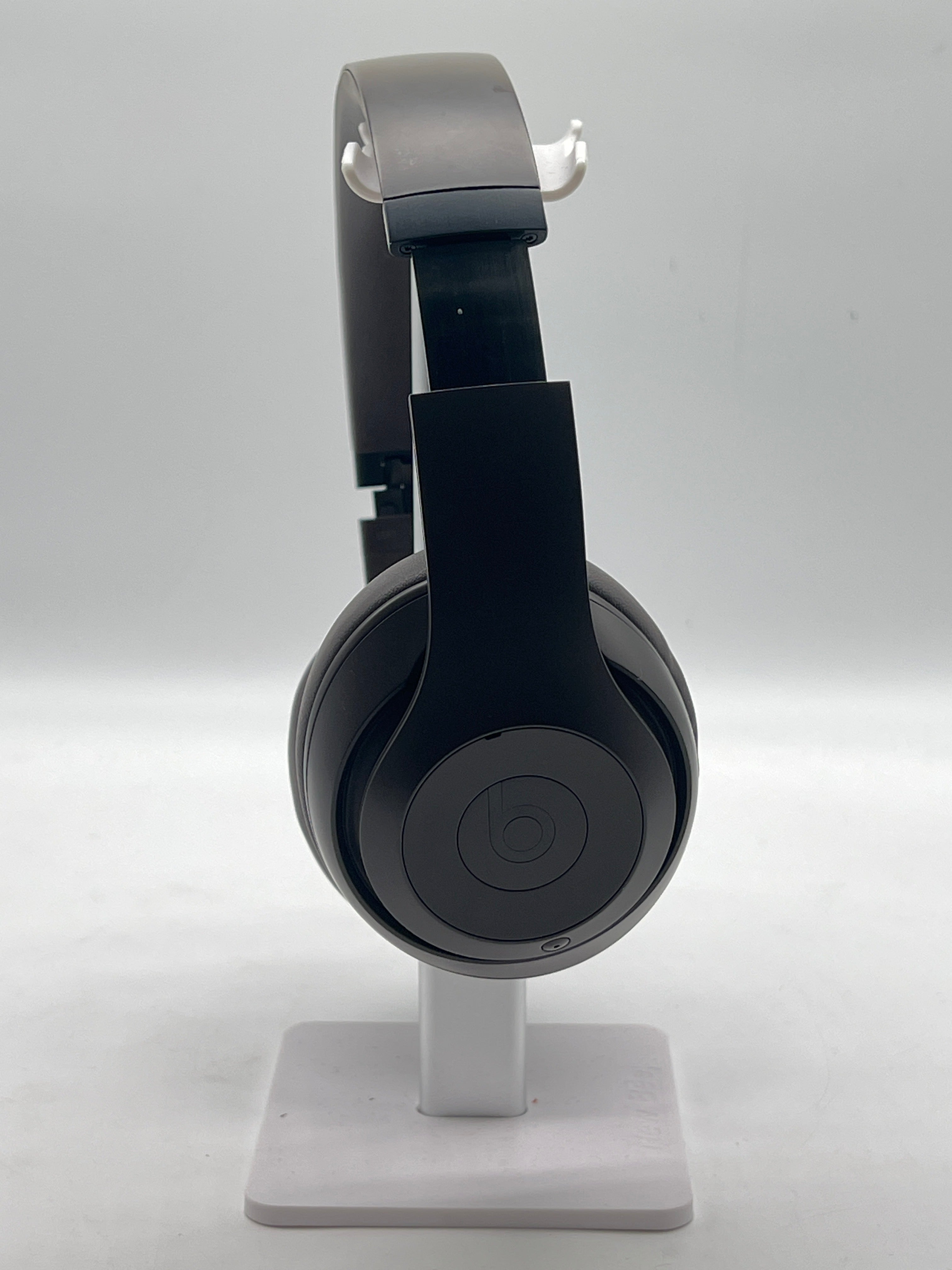 Beats Studio Pro Bluetooth Headphones Active Noise Cancellation - Used