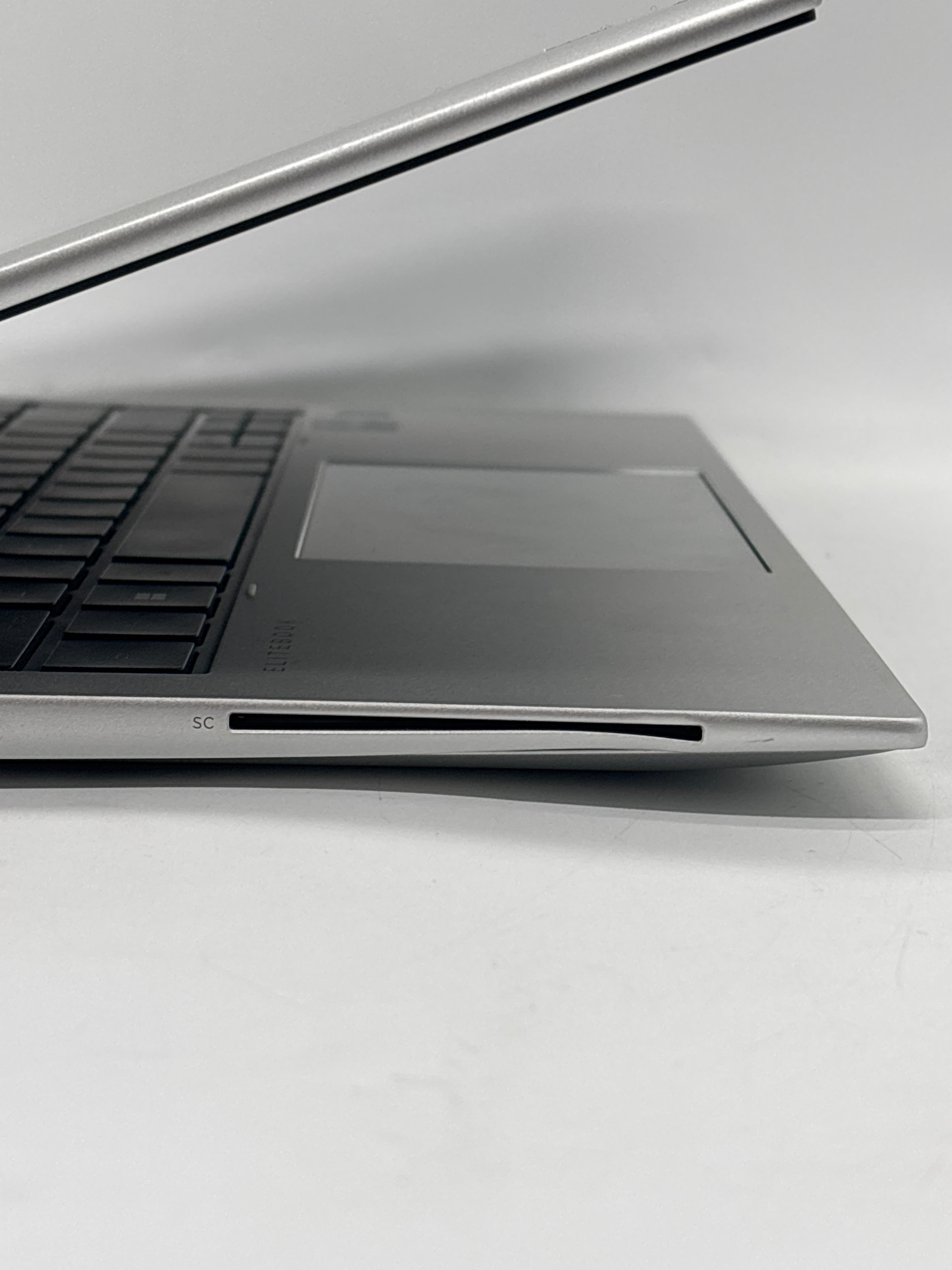HP ENVY X360 830 G10 i7-1365U 32GB RAM 512GB SSD - Scuffs on Screen