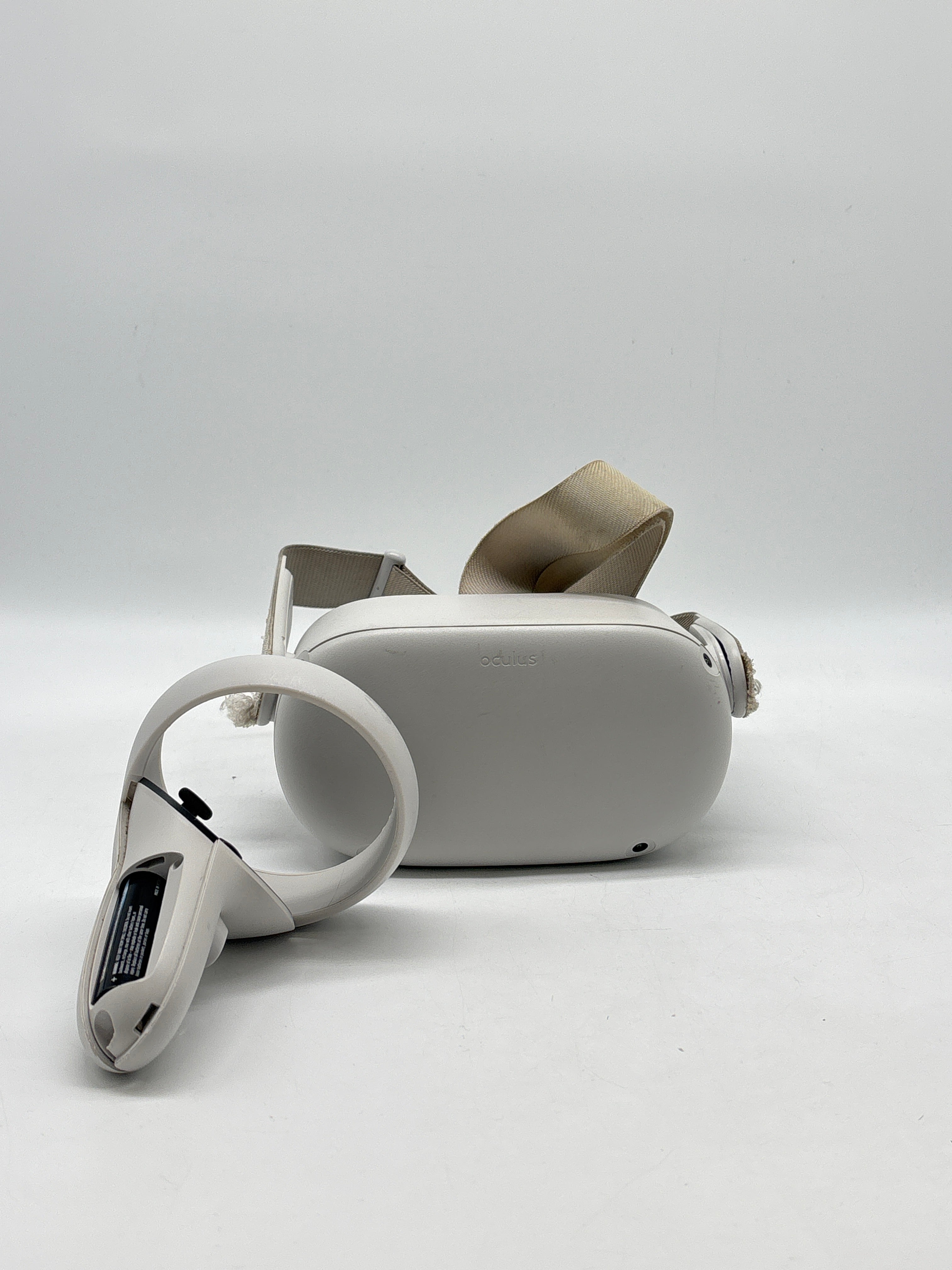 Meta Quest 2 128GB Standalone All-in-One VR Headset White - For Parts