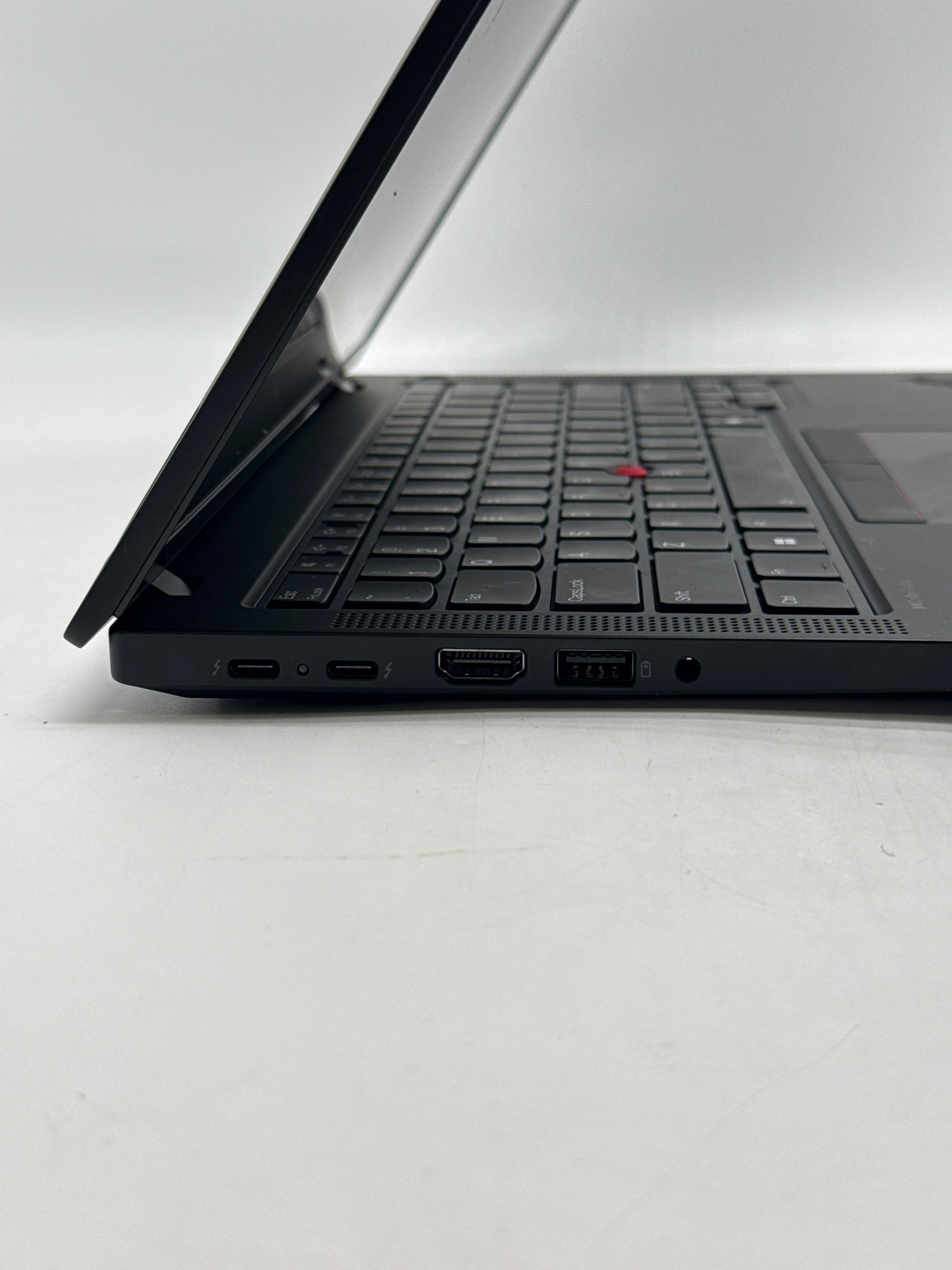 Lenovo ThinkPad P14s Gen 5 AMD Ryzen 7 Pro 8840HS 32GB Ram 2TB SSD - Used